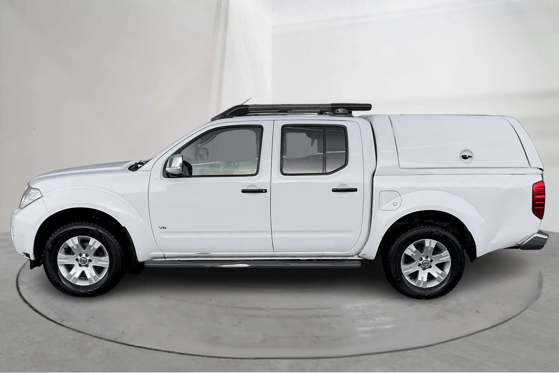 Presentationsfoto 2 av 18: Nissan Navara 3.0 dCi V6 (231hk) - 23 925 mil - Automat - vit - 2015