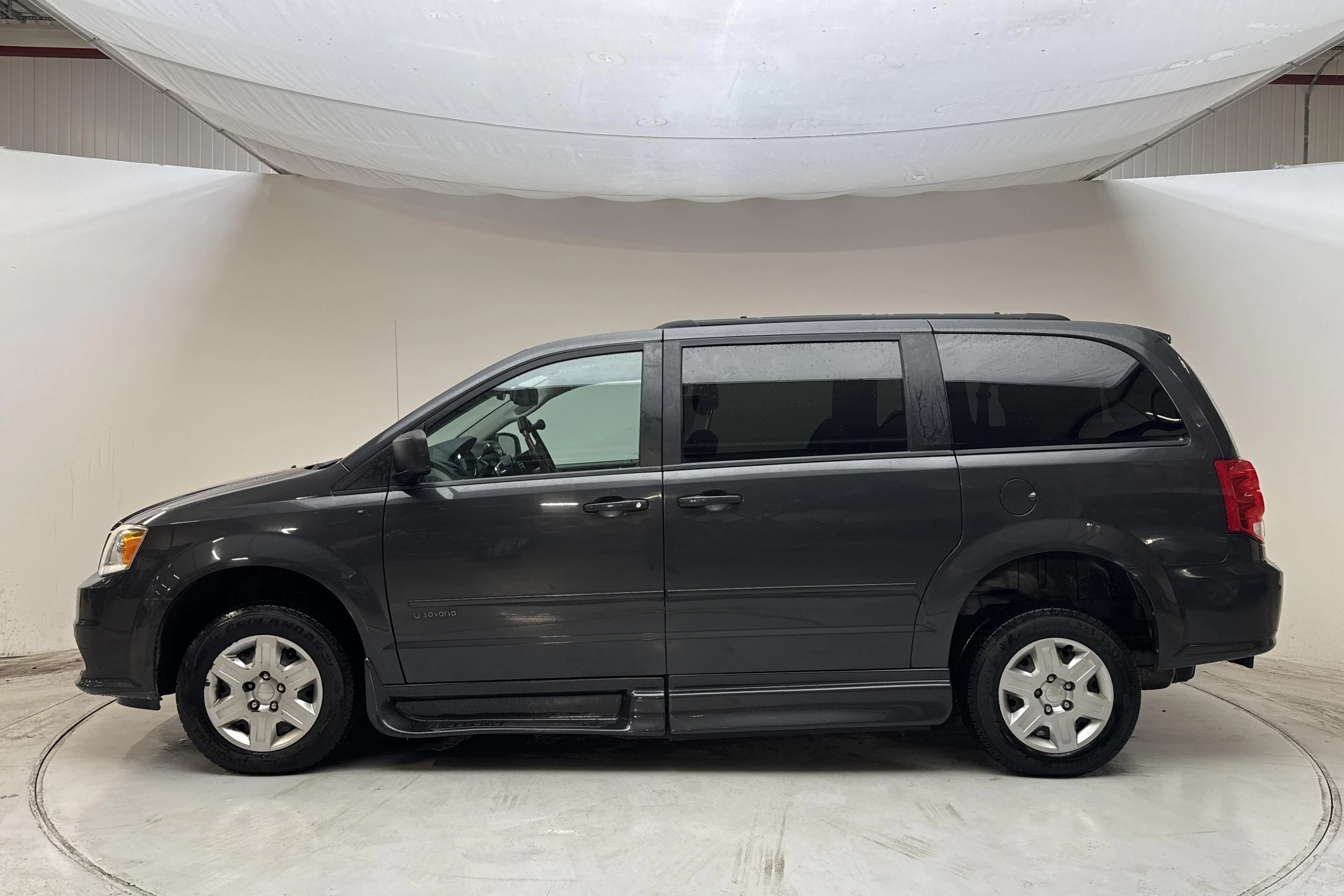 Presentationsfoto 2 av 23: Dodge Grand Caravan 3.6 V6 (287hk) - 10 478 mil - Automat - Mörkgrå - 2012