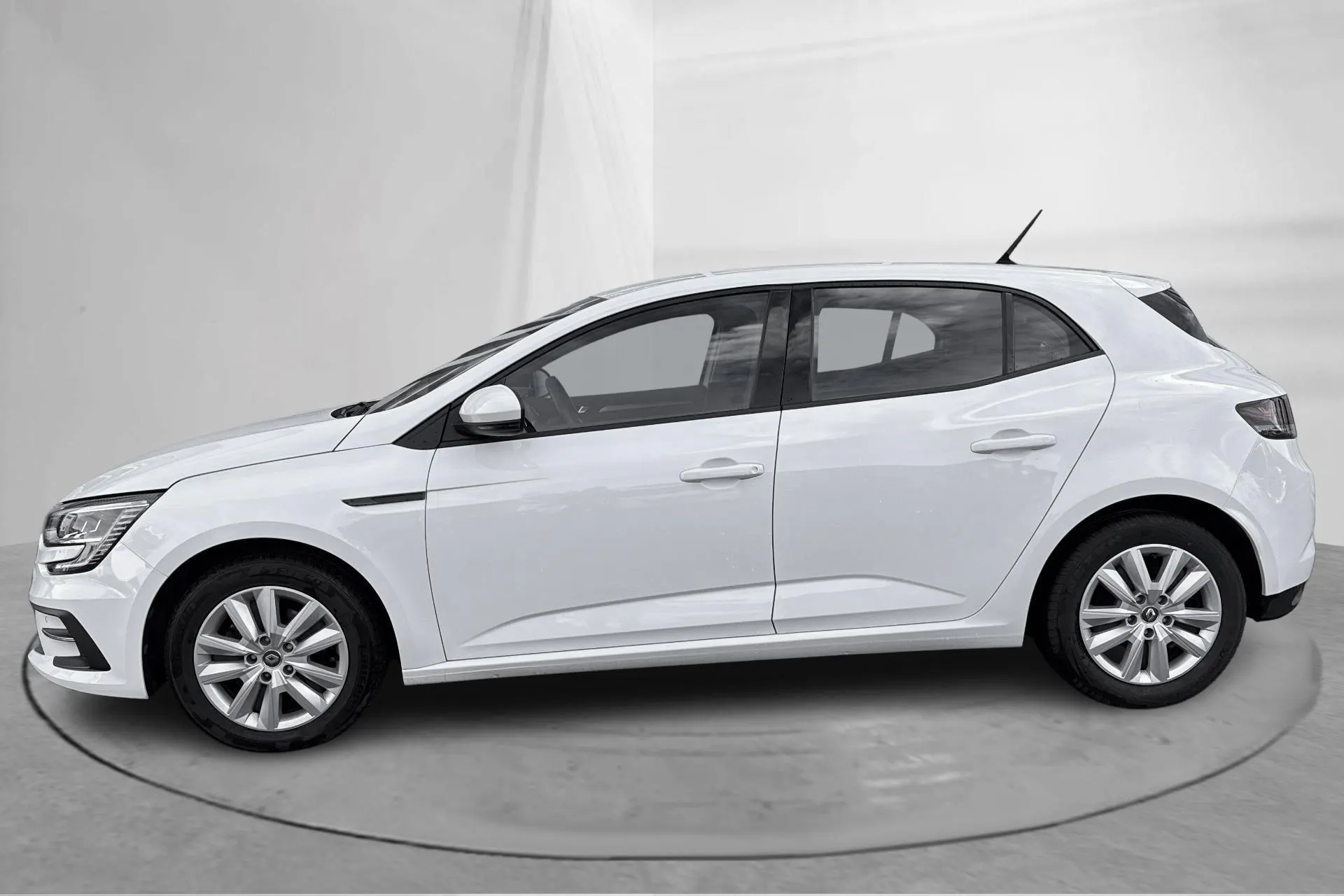 Presentationsfoto 2 av 13: Renault Mégane 1.5 dCi 5dr (115hk) - 3 745 mil - Manuell - vit - 2023
