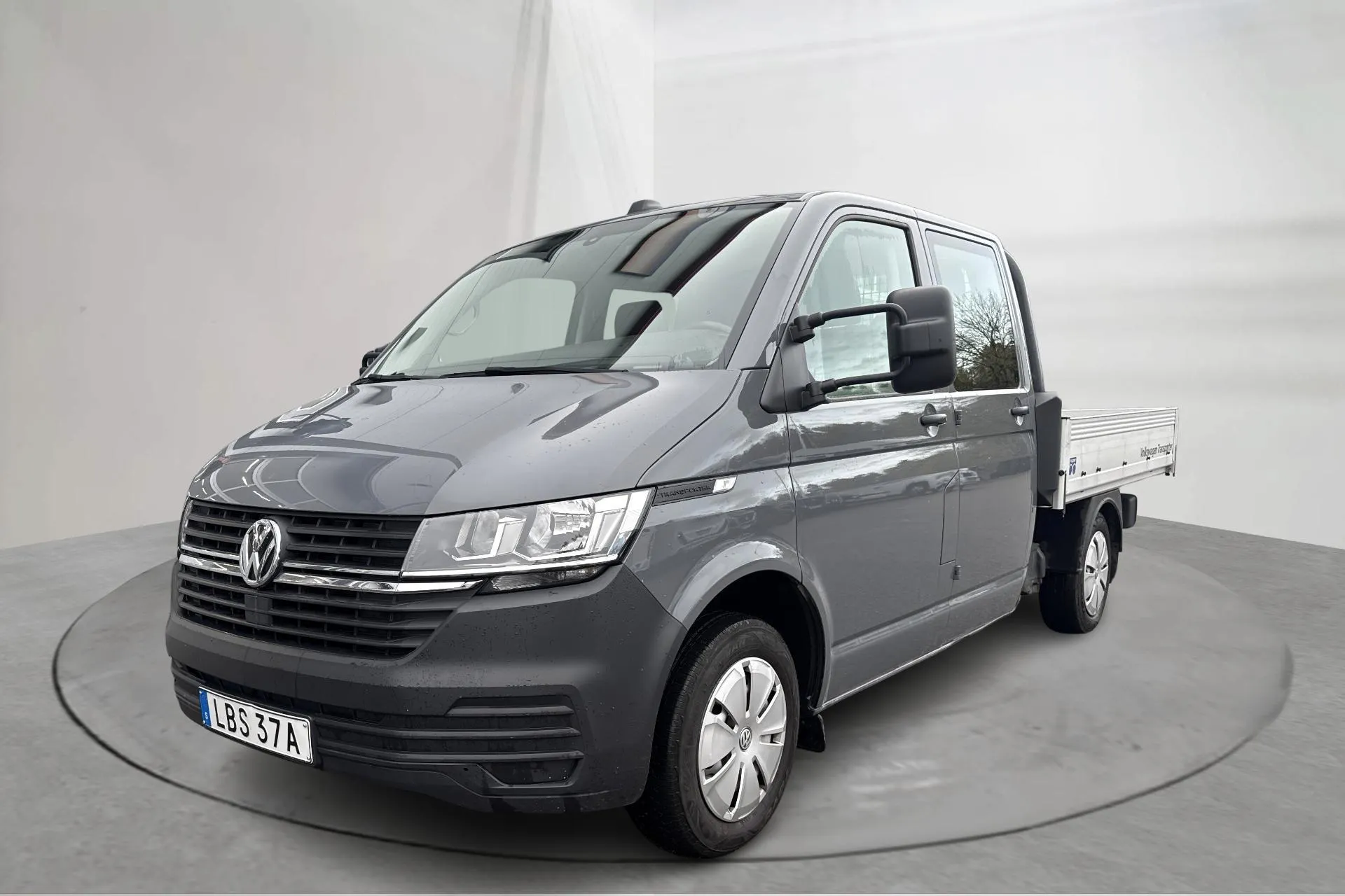 Presentationsfoto 1 av 13: VW Transporter Pickup T6.1 TDI (110hk) - 4 829 mil - Manuell - grå - 2023