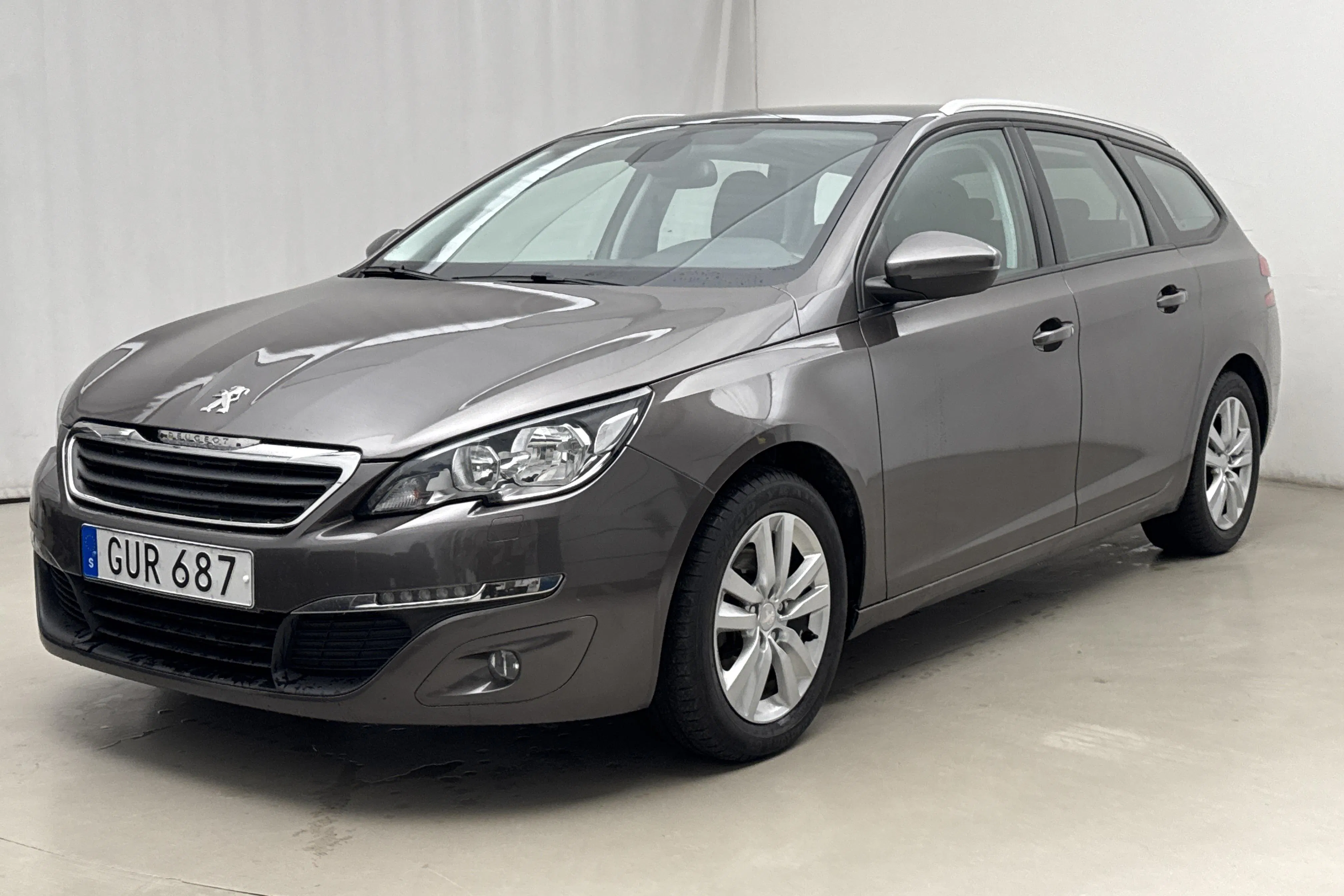 Presentationsfoto 1 av 16: Peugeot 308 SW PureTech (110hk) - 9 521 mil - Manuell - 2015