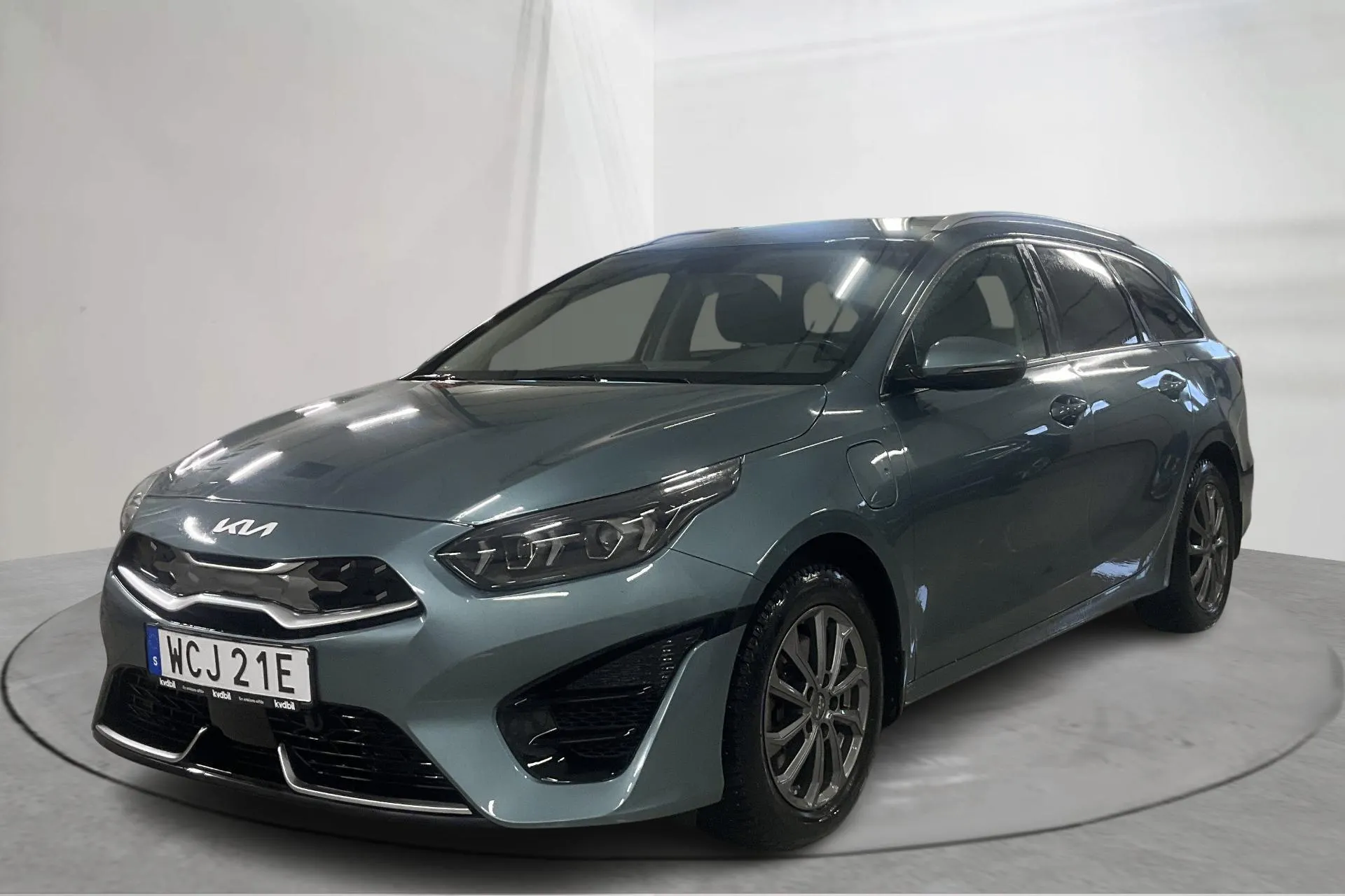 Presentationsfoto 1 av 23: KIA Ceed 1.6 Plug-in Hybrid SW (141hk) - 2 840 mil - Automat - grå - 2024