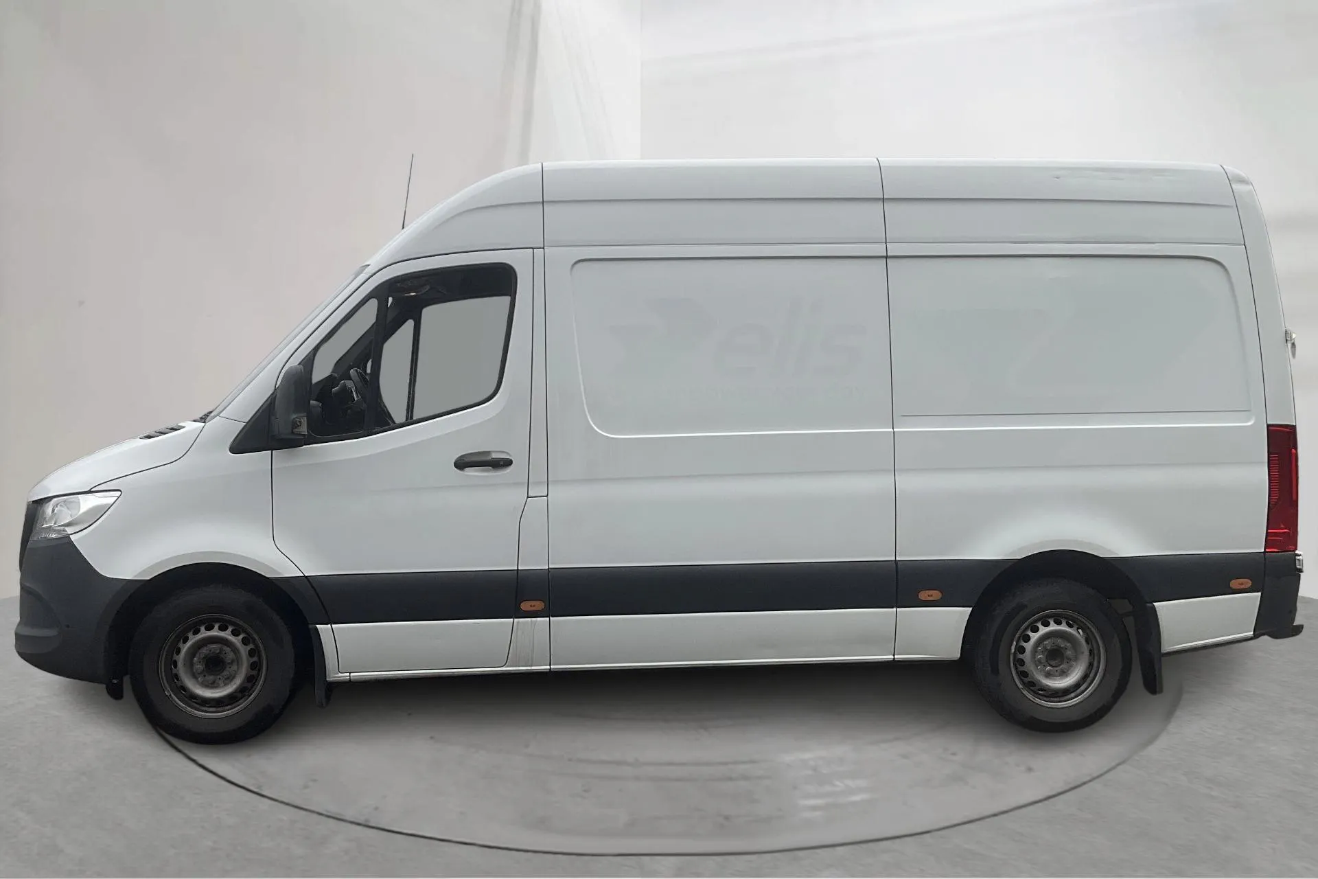 Presentationsfoto 2 av 14: Mercedes Sprinter 315 CDI Skåp RWD (150hk) - 15 341 mil - Automat - vit - 2022