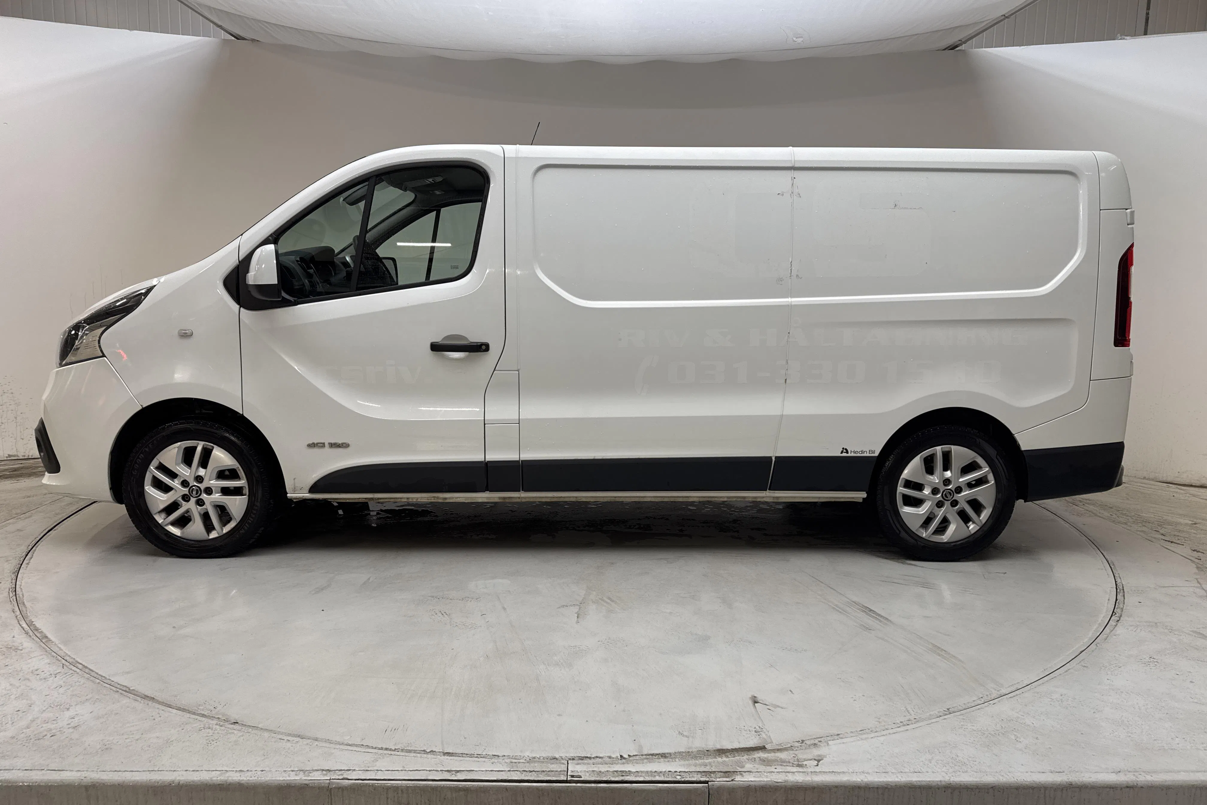 Presentation photo 2 of 13: Nissan NV300 1.6 dCi (120hk) - 135 170 km - Manual - white - 2017