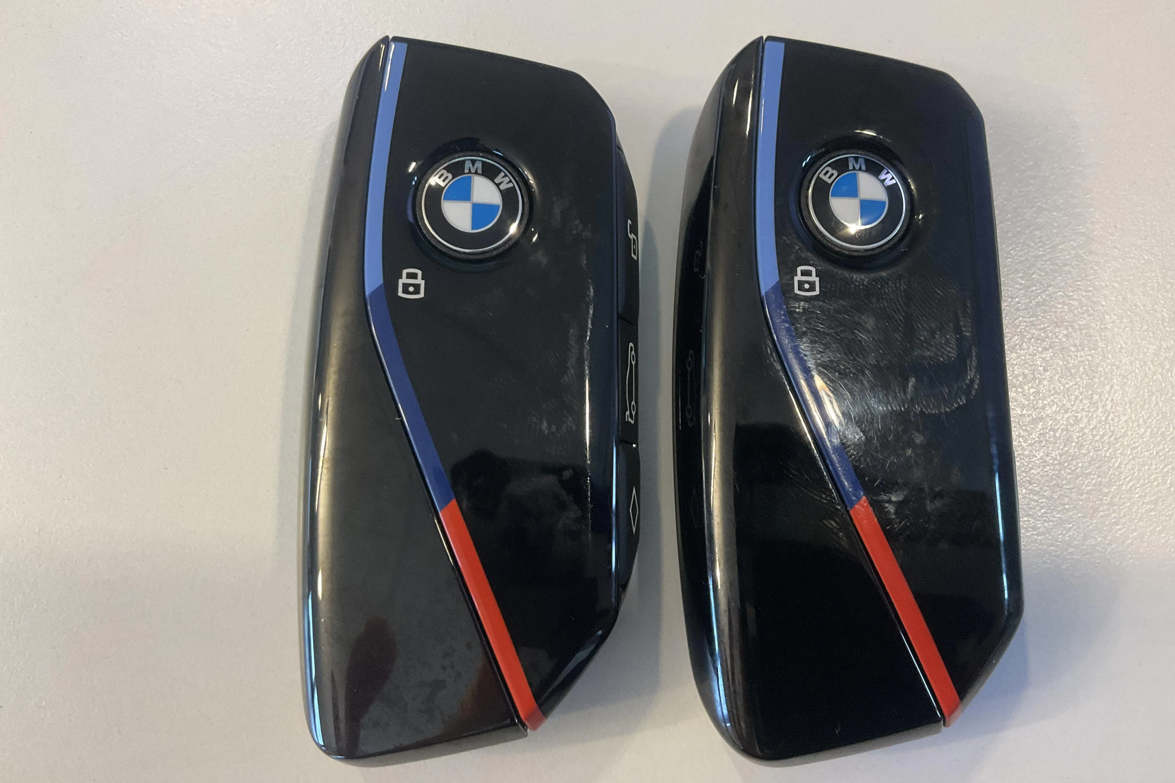 Presentation photo 35 of 35: BMW M760e xDrive (571hk) - 50 530 km - Automatic - black - 2024