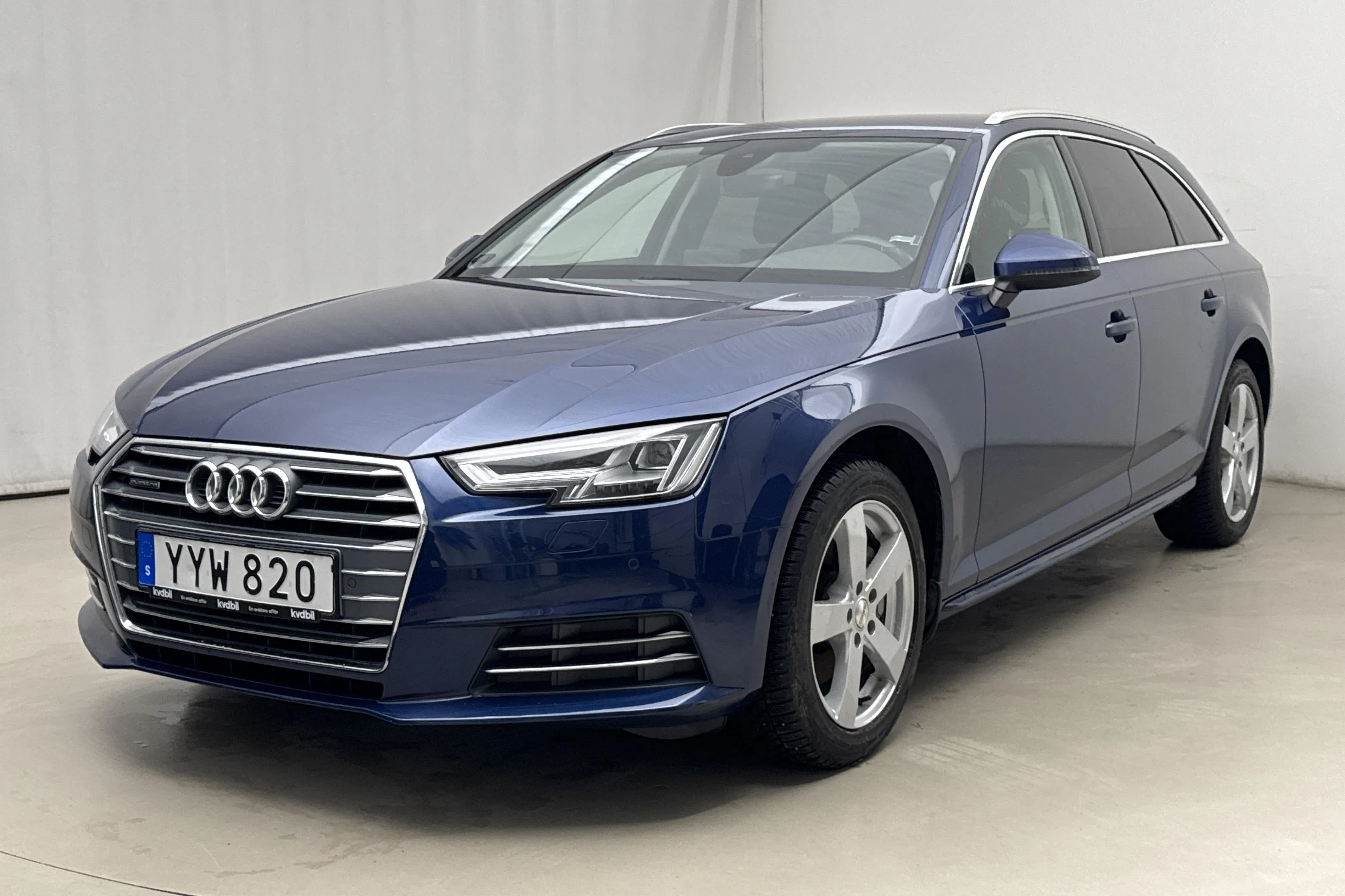 Presentationsfoto 1 av 16: Audi A4 2.0 TDI Avant quattro (190hk) - 10 223 mil - Manuell - blå - 2018