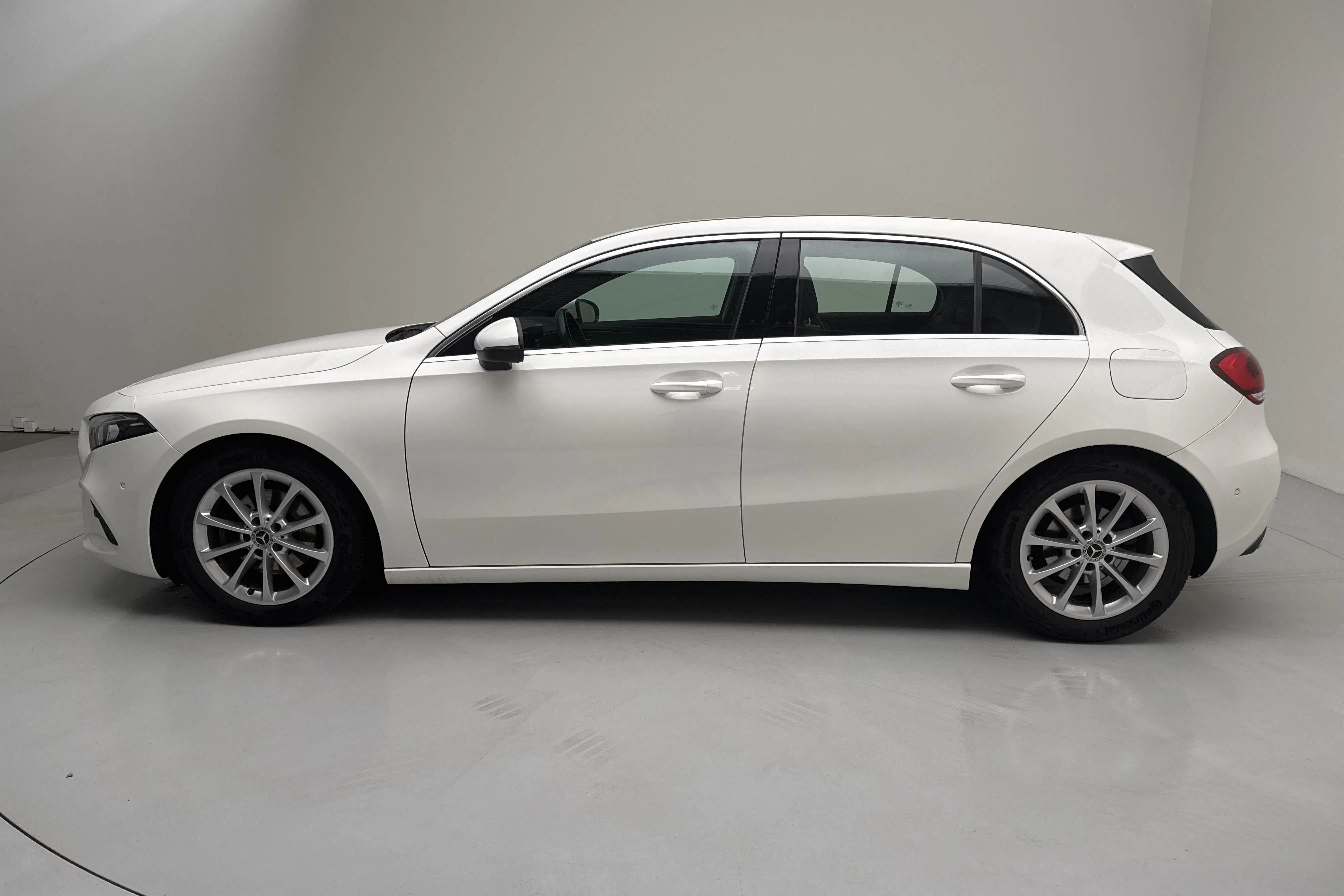 Presentation photo 2 of 14: Mercedes A 200 5dr W177 (163hk) - 80 410 km - Automatic - white - 2018