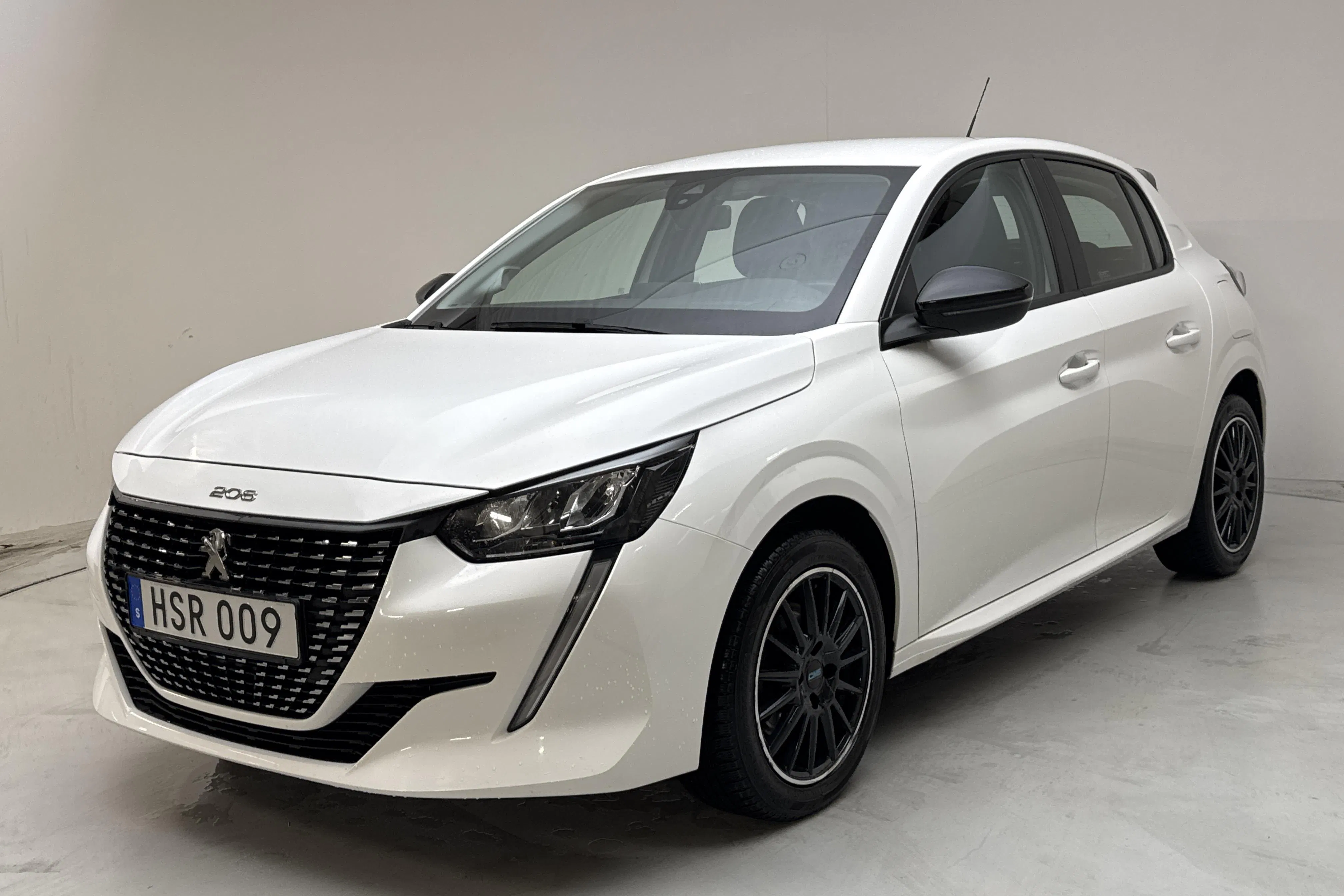 Presentationsfoto 1 av 12: Peugeot 208 1.2 PureTech 5dr (100hk) - 7 777 mil - Automat - vit - 2022