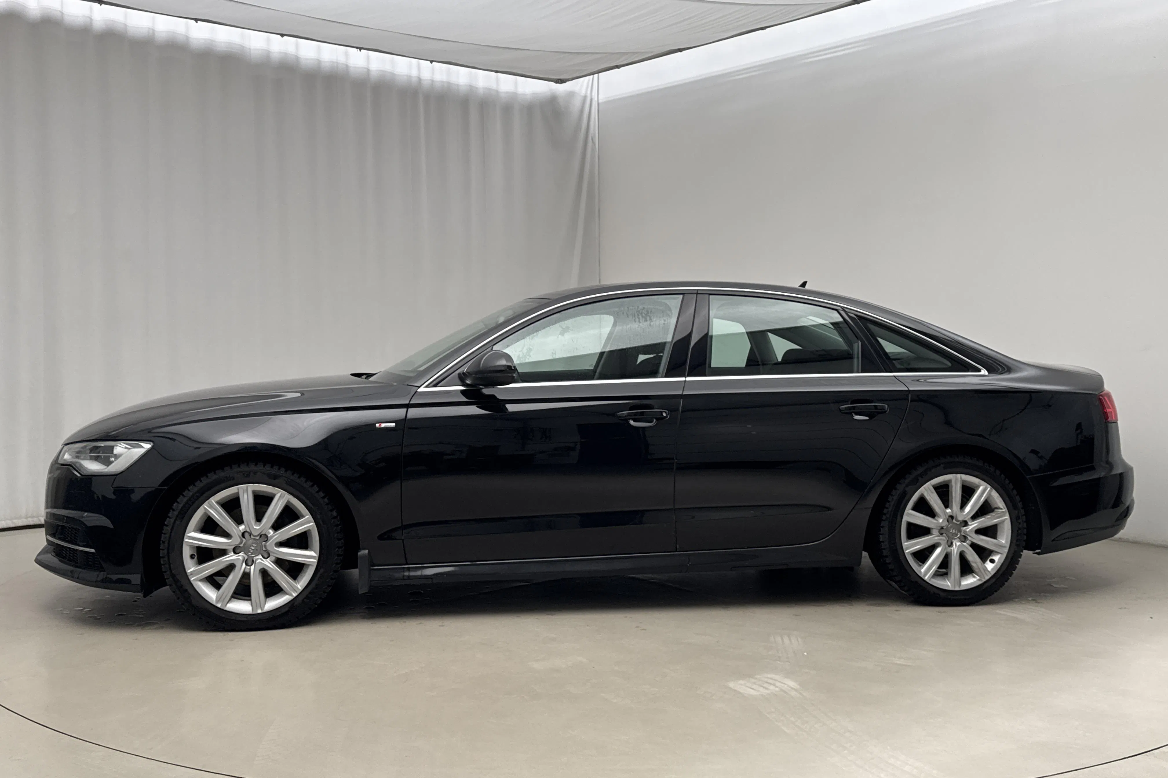 Presentationsfoto 2 av 15: Audi A6 2.0 TDI quattro (190hk) - 26 310 mil - Automat - svart - 2017