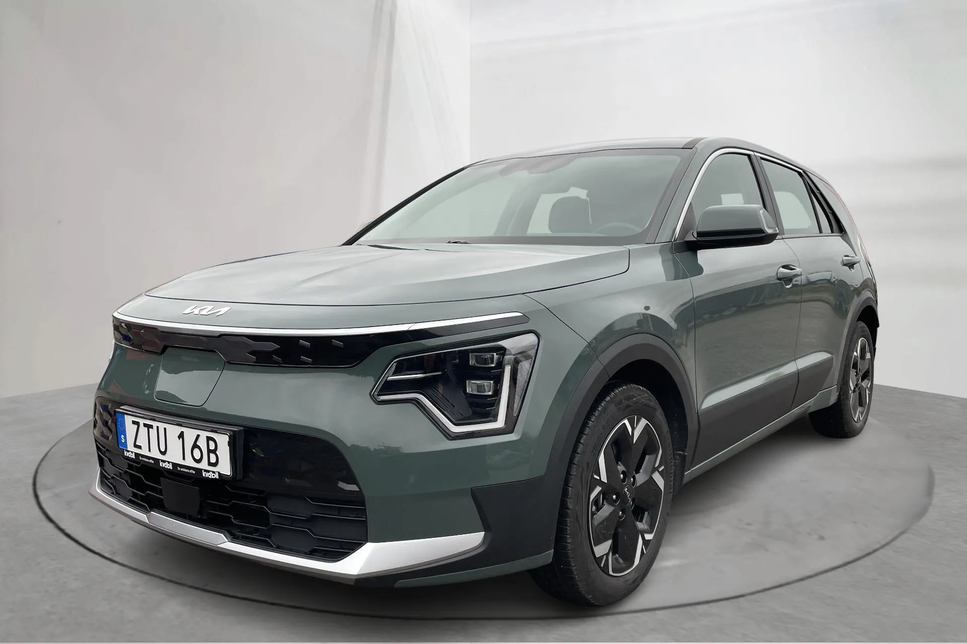 Presentationsfoto 1 av 20: KIA Niro EV 65kWh (204hk) - 3 426 mil - Automat - Mörkgrön - 2024