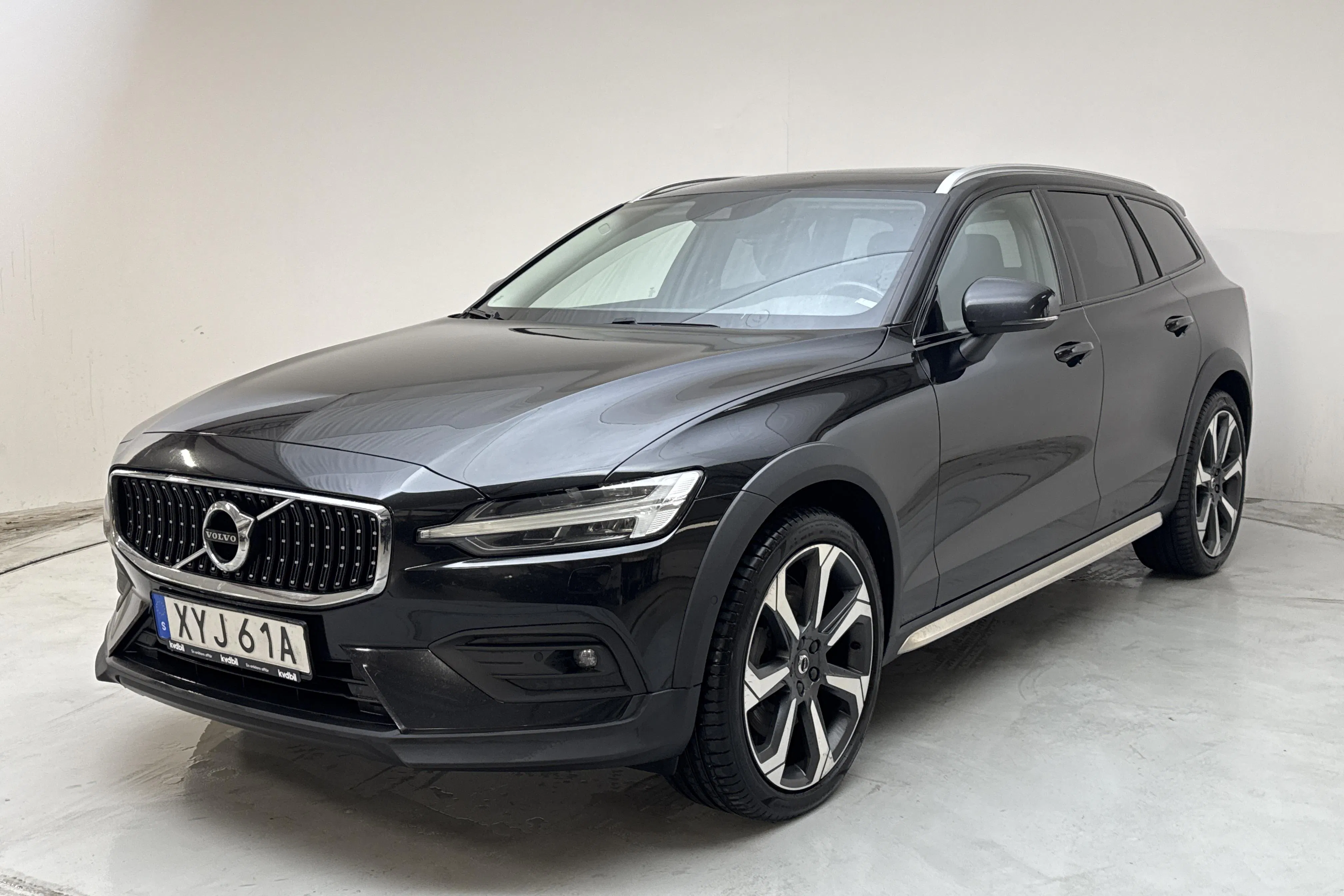 Esittelykuva 1 osoitteesta 20: Volvo V60 B4 Cross Country AWD Mildhybrid, Diesel (197hk) - 158 000 km - Automaattinen - musta - 2022