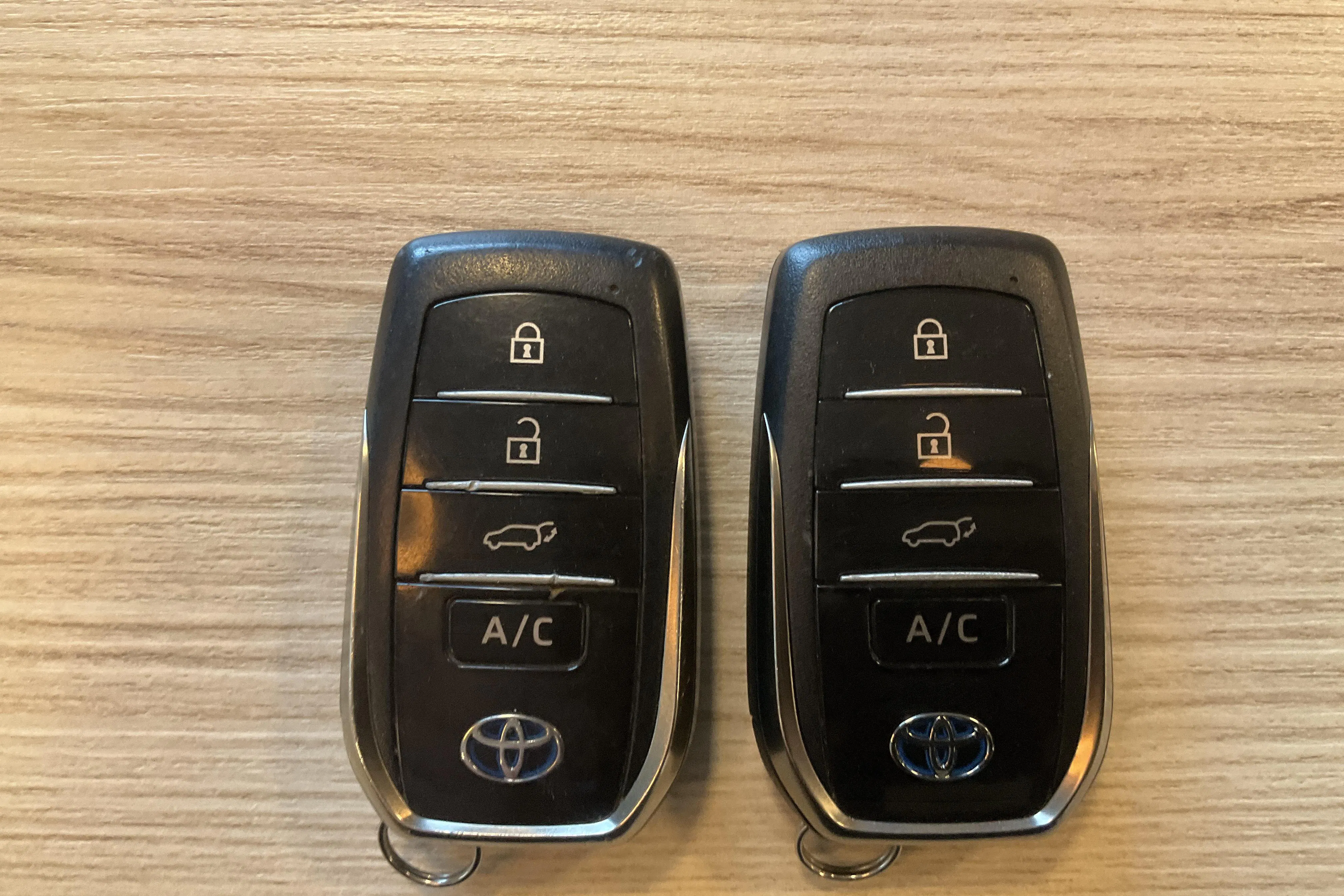 Presentation photo 19 of 19: Toyota RAV4 2.5 Plug-in Hybrid AWDi (306hk) - 144 560 km - Automatic - gray - 2020