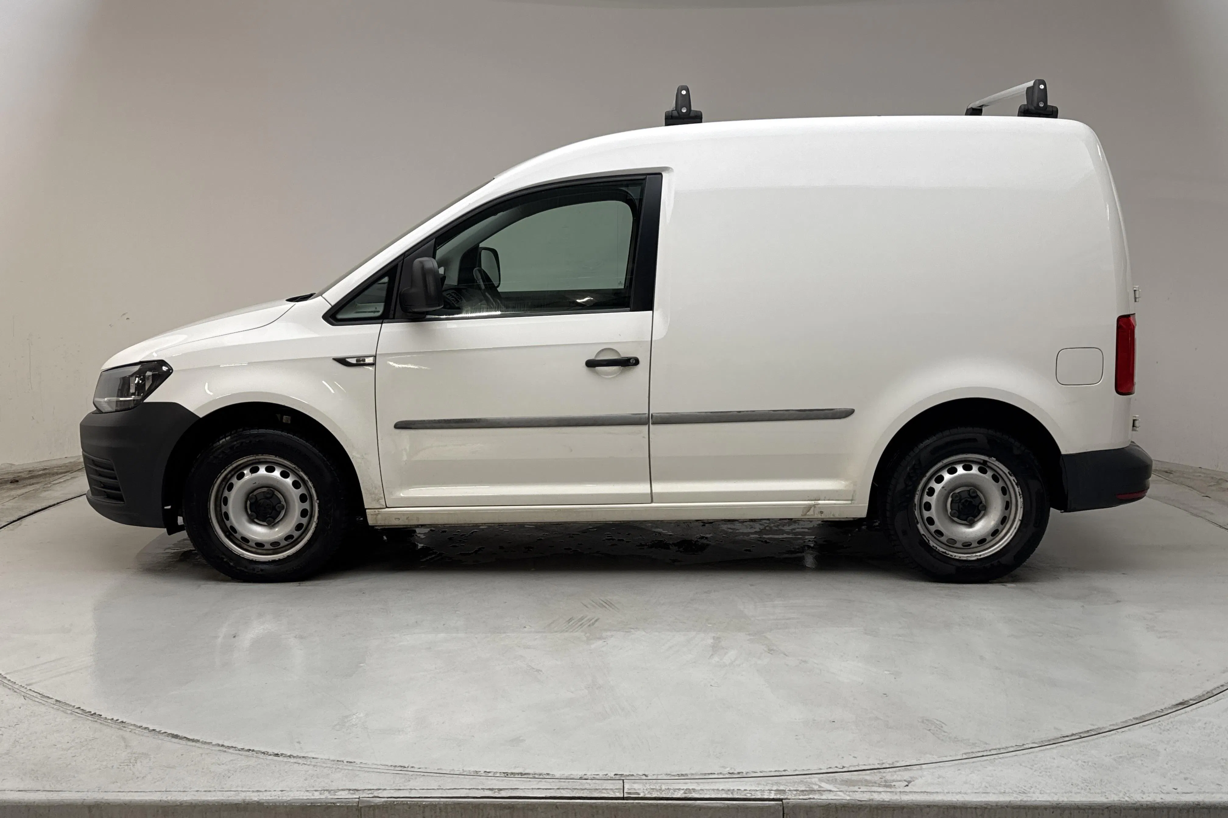 Presentation photo 2 of 14: VW Caddy 2.0 TDI (75hk) - 227 100 km - Manual - white - 2018