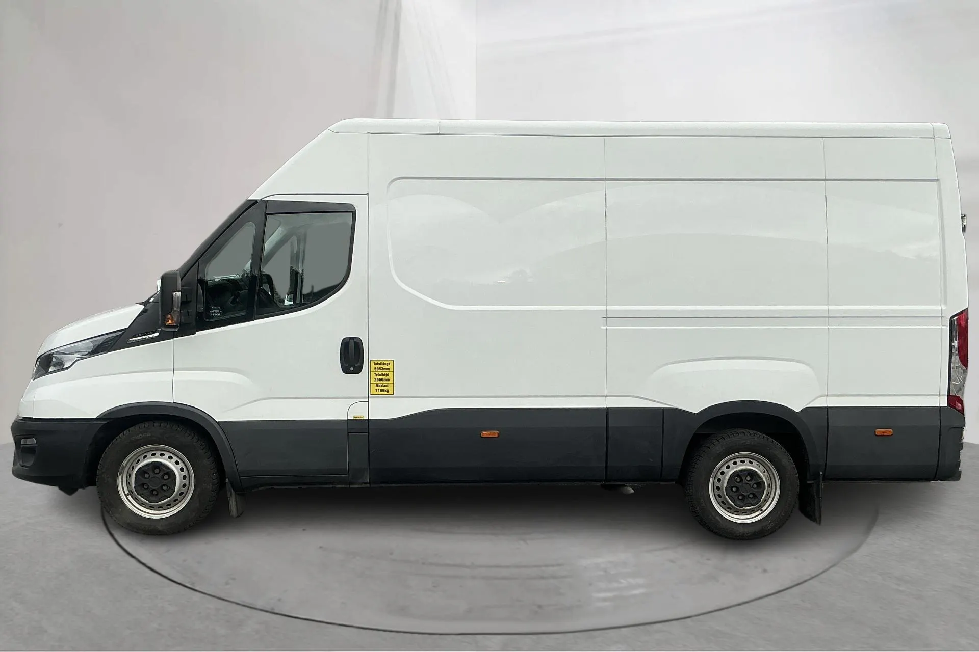 Presentationsfoto 2 av 15: Iveco Daily 35 2.3 (136hk) - 6 223 mil - Automat - vit - 2023