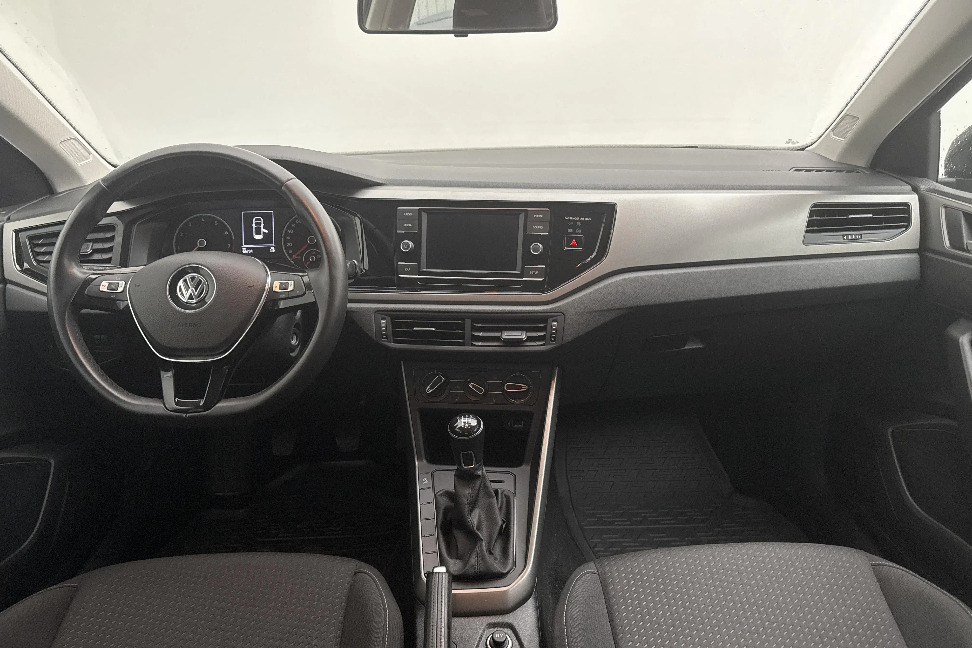 Presentationsfoto 13 av 13: VW Polo 1.0 TSI 5dr (95hk) - 6 672 mil - Manuell - svart - 2019