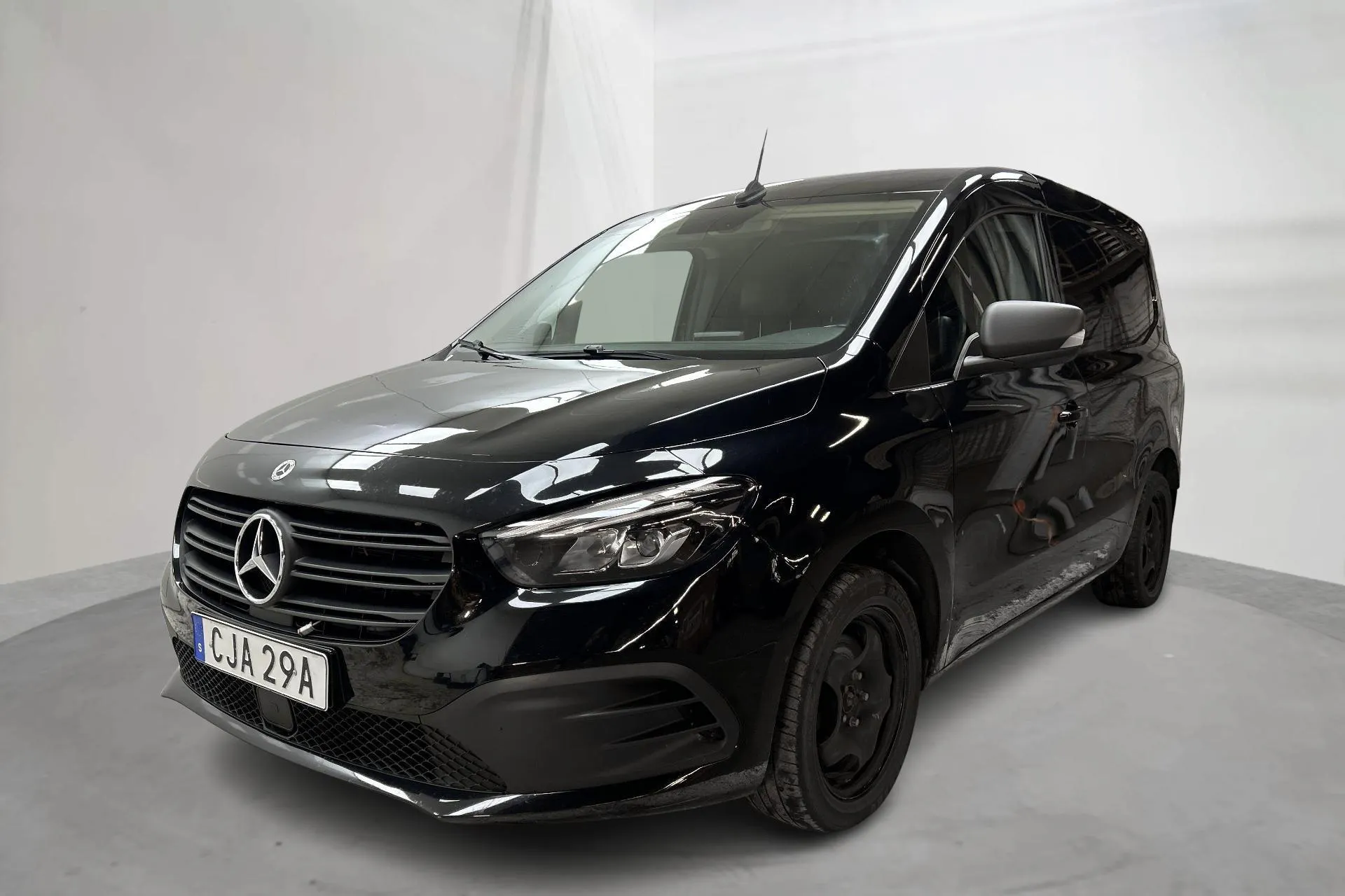 Presentation photo 1 of 15: Mercedes Citan 112 1.5 CDI (116hk) - 68 310 km - Automatic - black - 2023