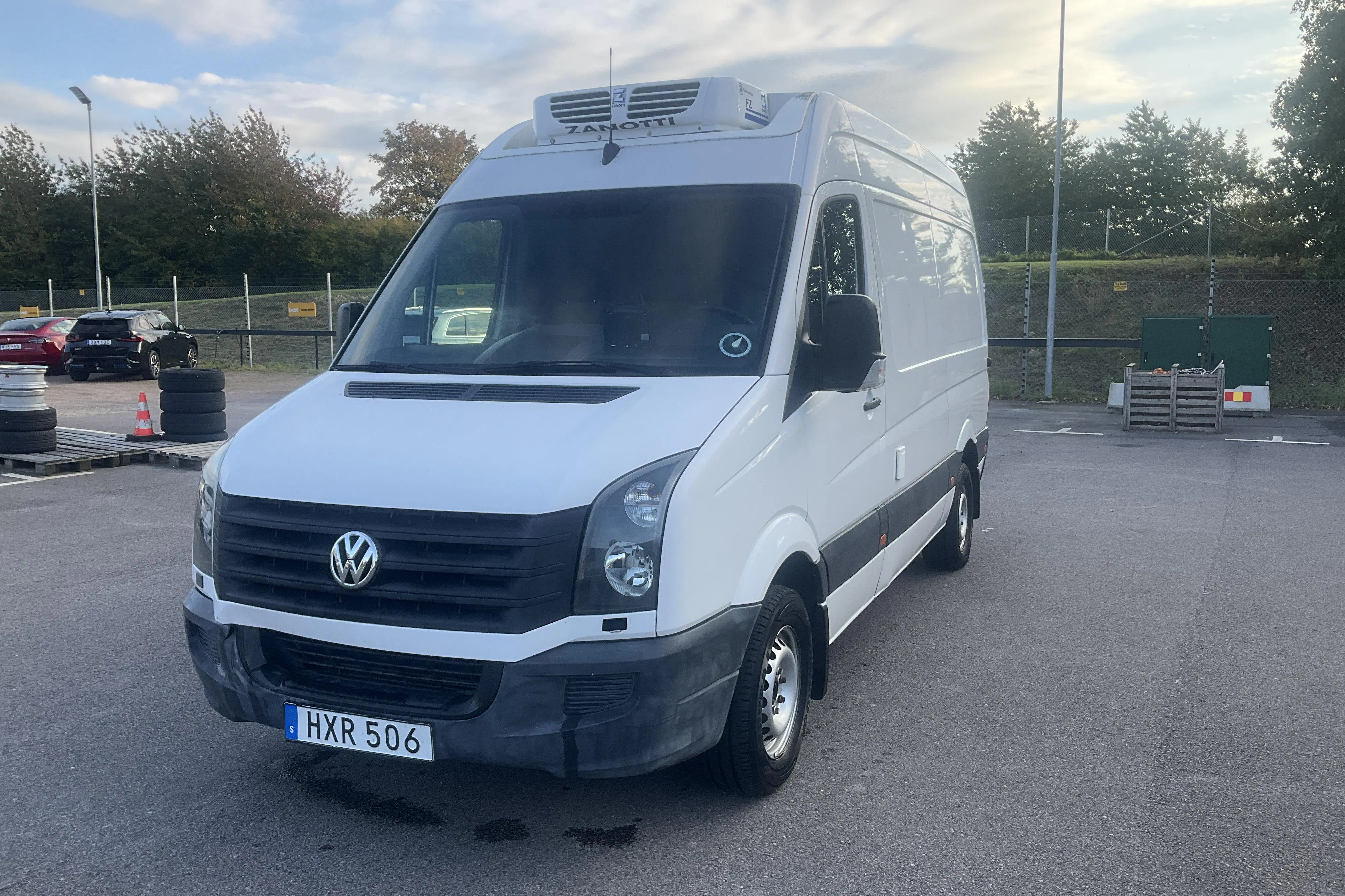 Presentationsfoto 1 av 18: VW Crafter 35 2.0 TDI Skåp (163hk) - 12 535 mil - Manuell - vit - 2015