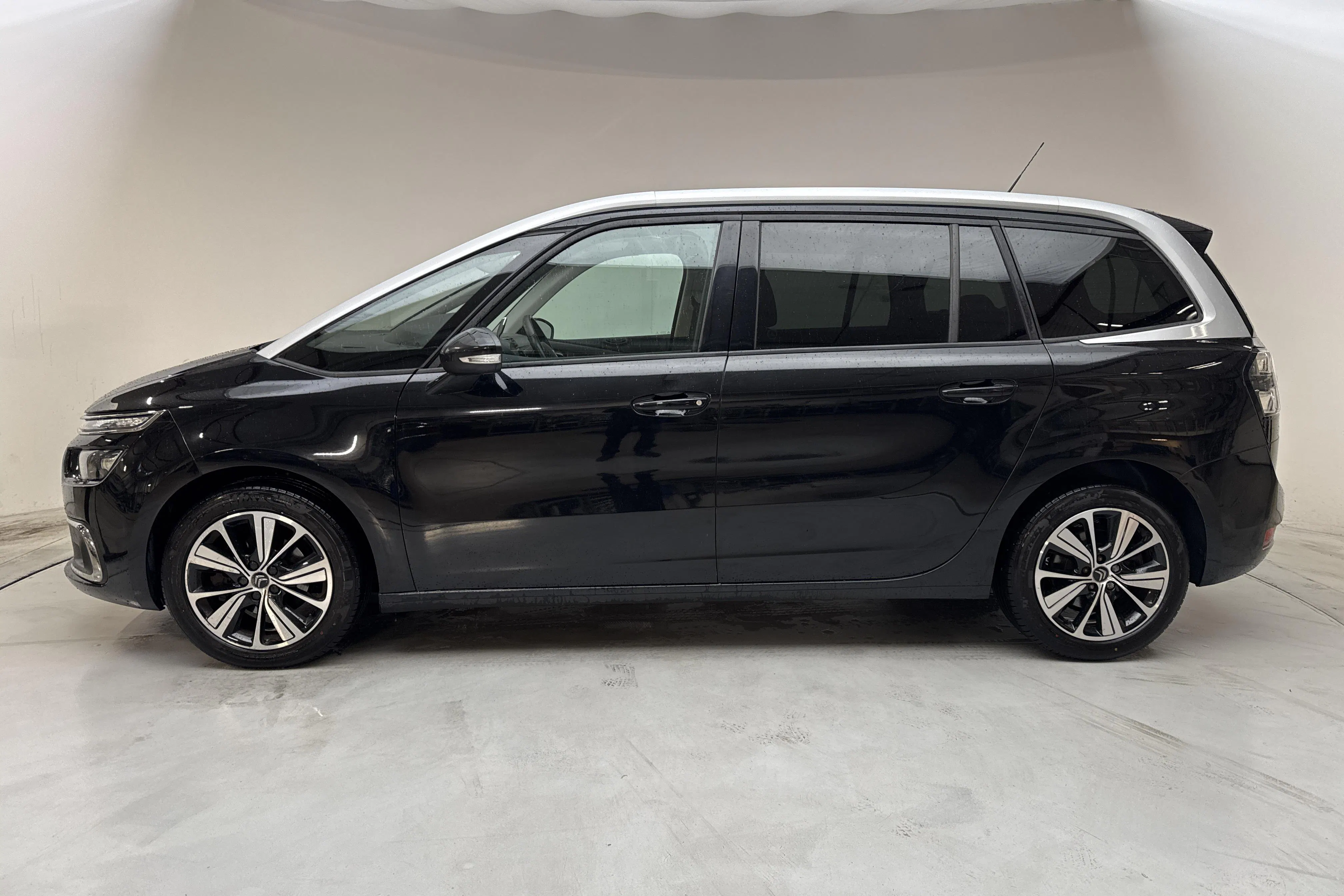 Presentationsfoto 2 av 17: Citroën C4 Grand Picasso Puretech (130hk) - 11 670 mil - Automat - svart - 2018