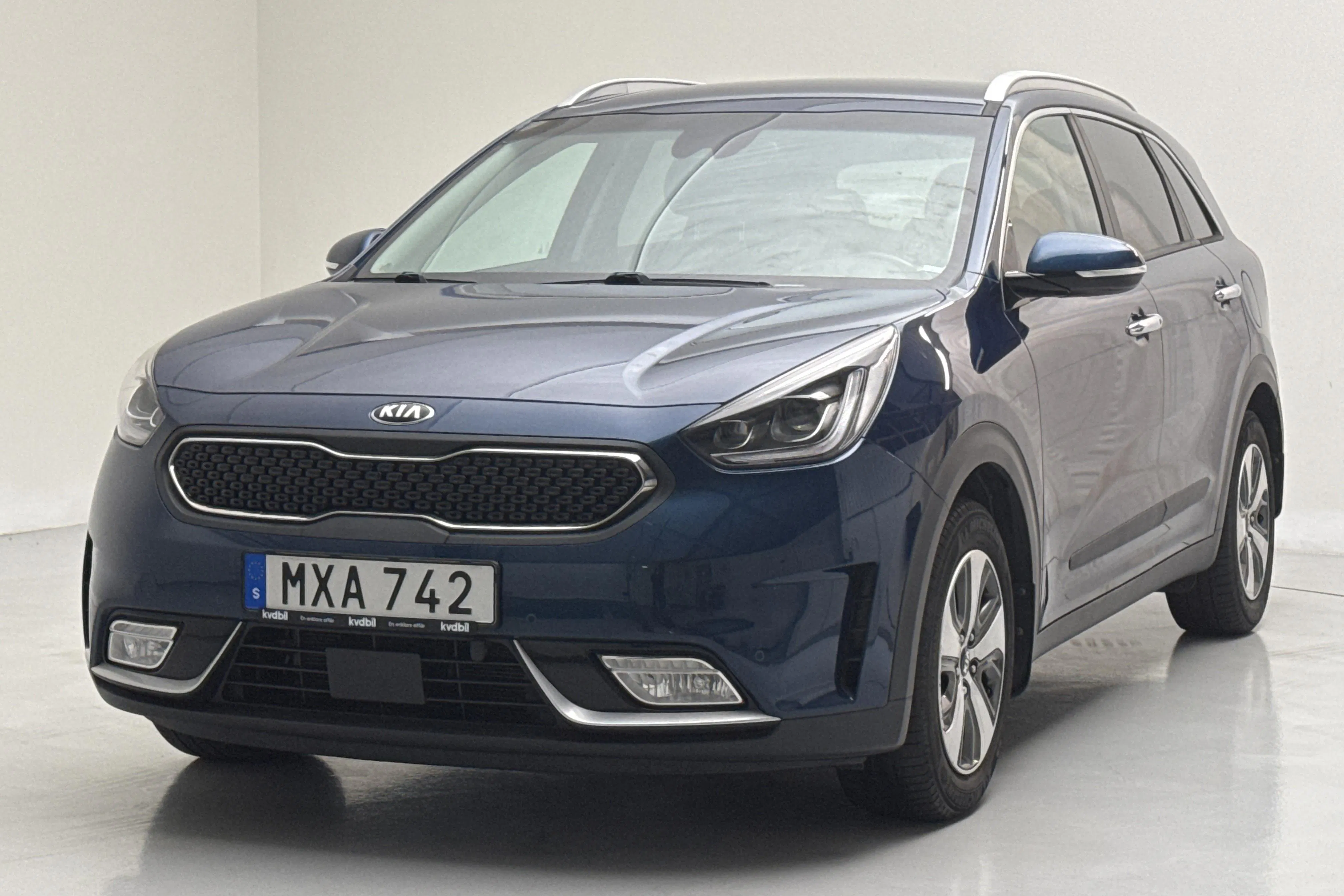 Presentationsfoto 1 av 15: KIA Niro Hybrid 1.6 (141hk) - 10 160 mil - Automat - blå - 2018