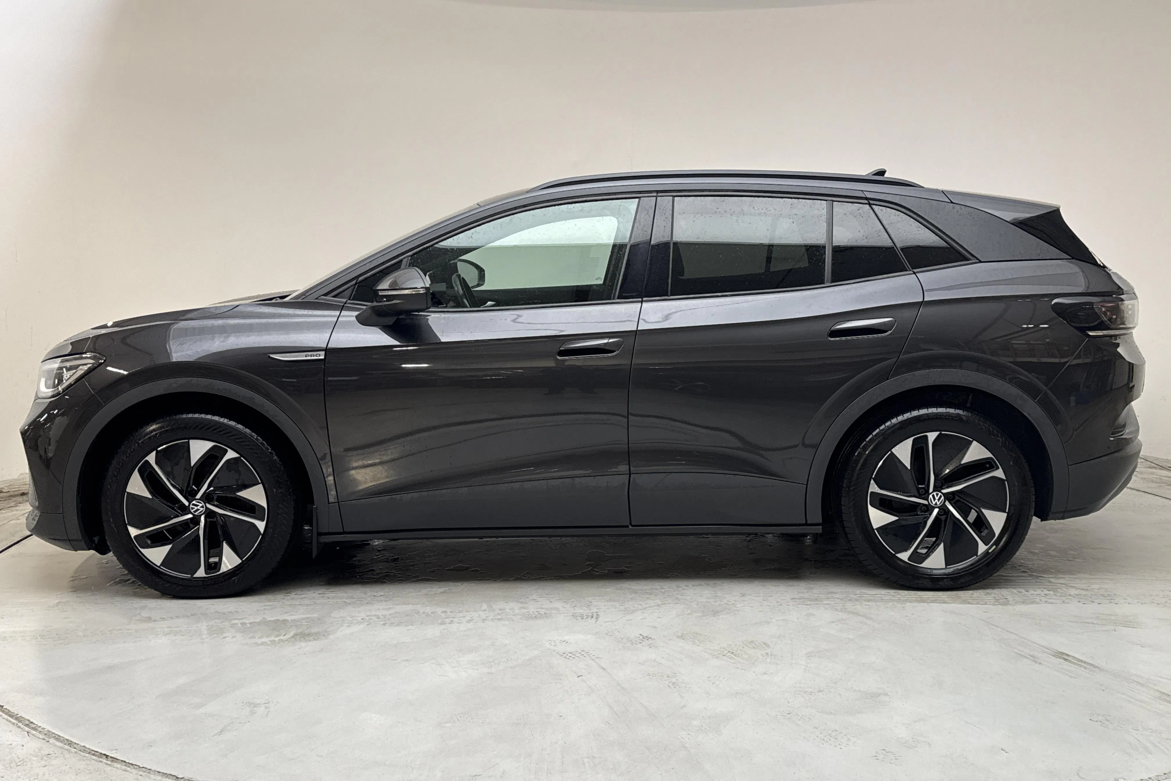 Presentation photo 2 of 17: VW ID.4 77kWh (204hk) - 185 020 km - Automatic - dark grey - 2021
