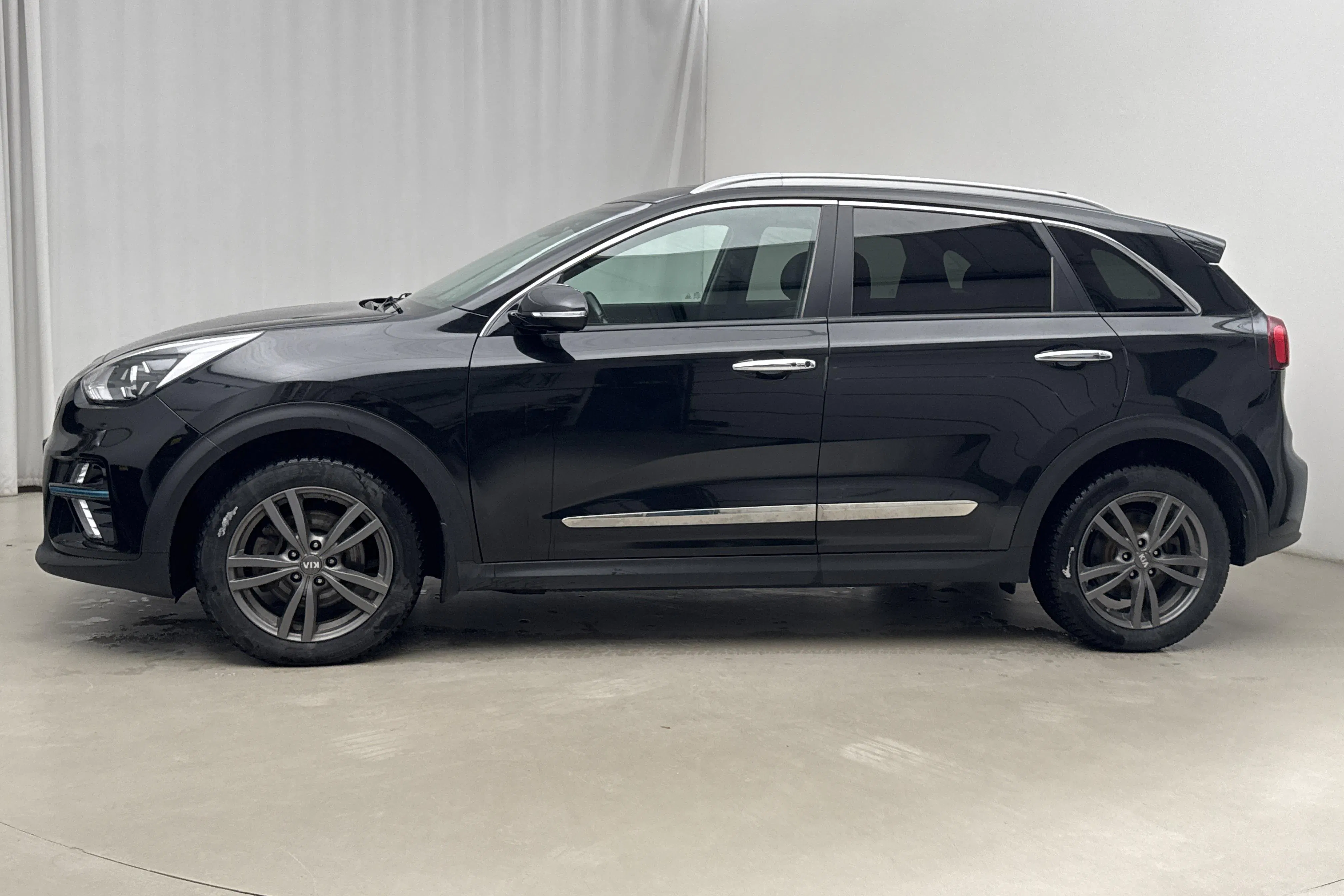 Presentationsfoto 2 av 19: KIA e-Niro 64kWh (204hk) - 12 520 mil - Automat - svart - 2021