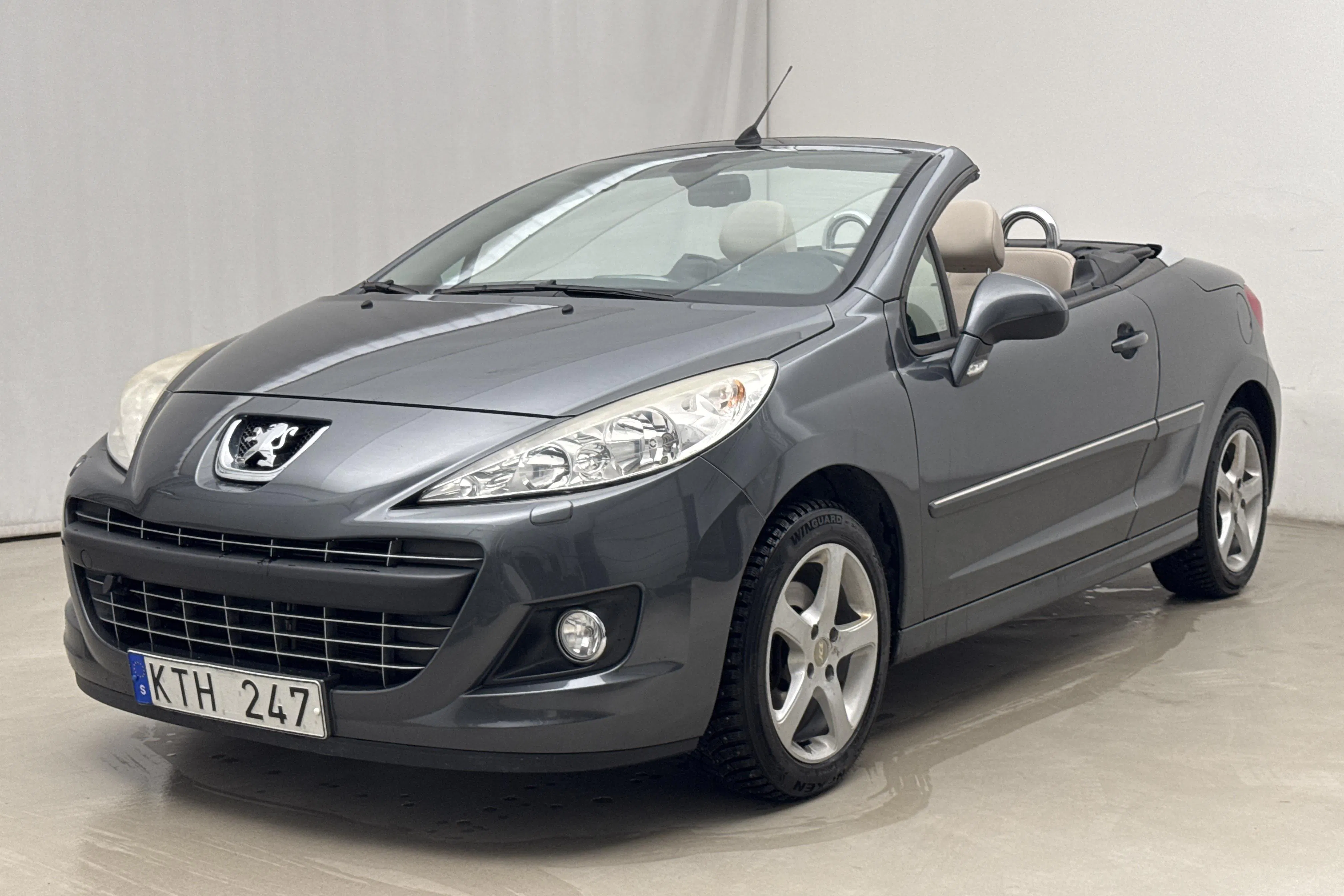 Presentation photo 1 of 21: Peugeot 207 CC 1.6 VTi (120hk) - 79 230 km - Manual - dark grey - 2010