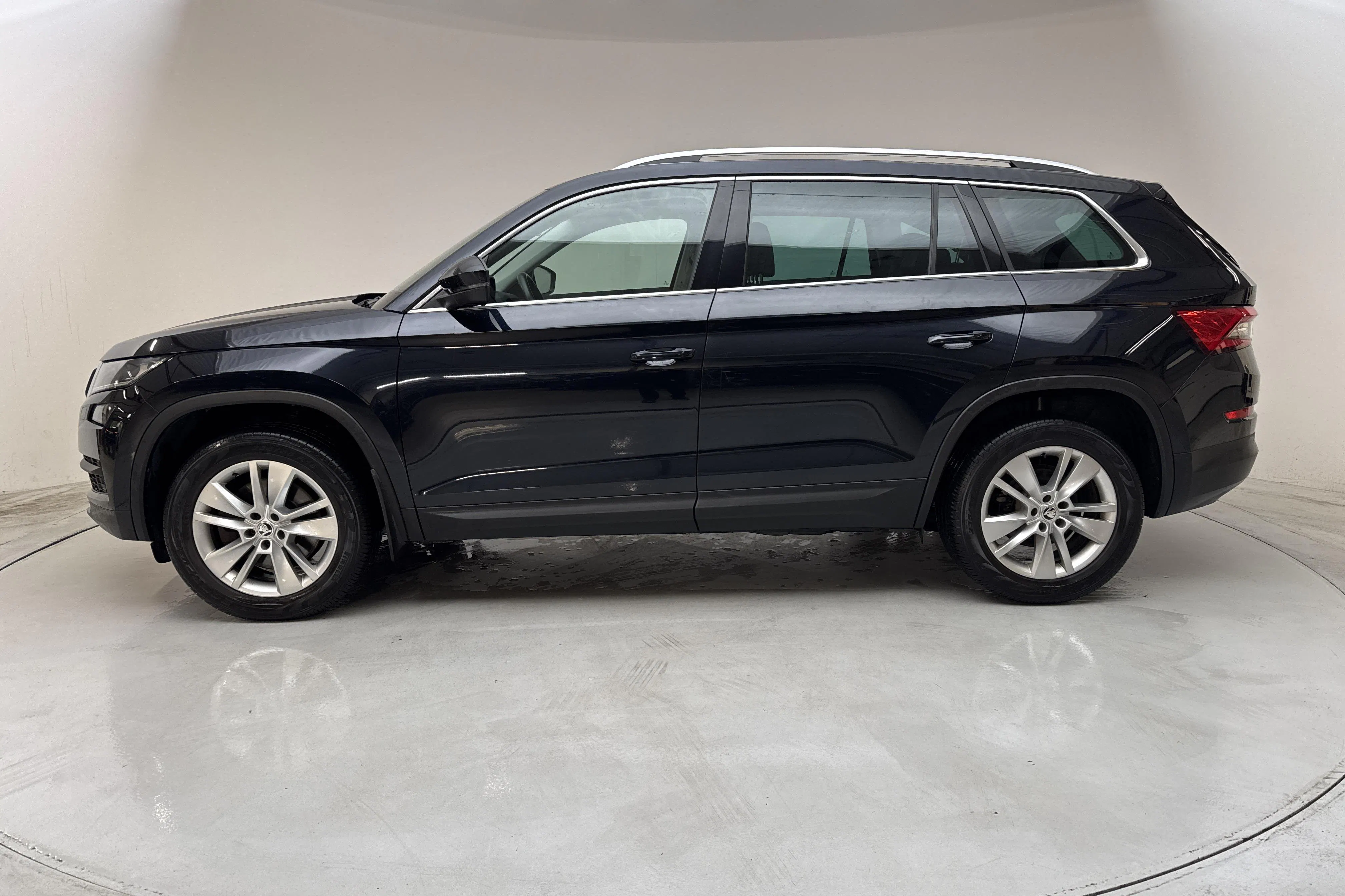 Presentationsfoto 2 av 13: Skoda Kodiaq 2.0 TSI 4X4 (190hk) - 7 664 mil - Automat - svart - 2020