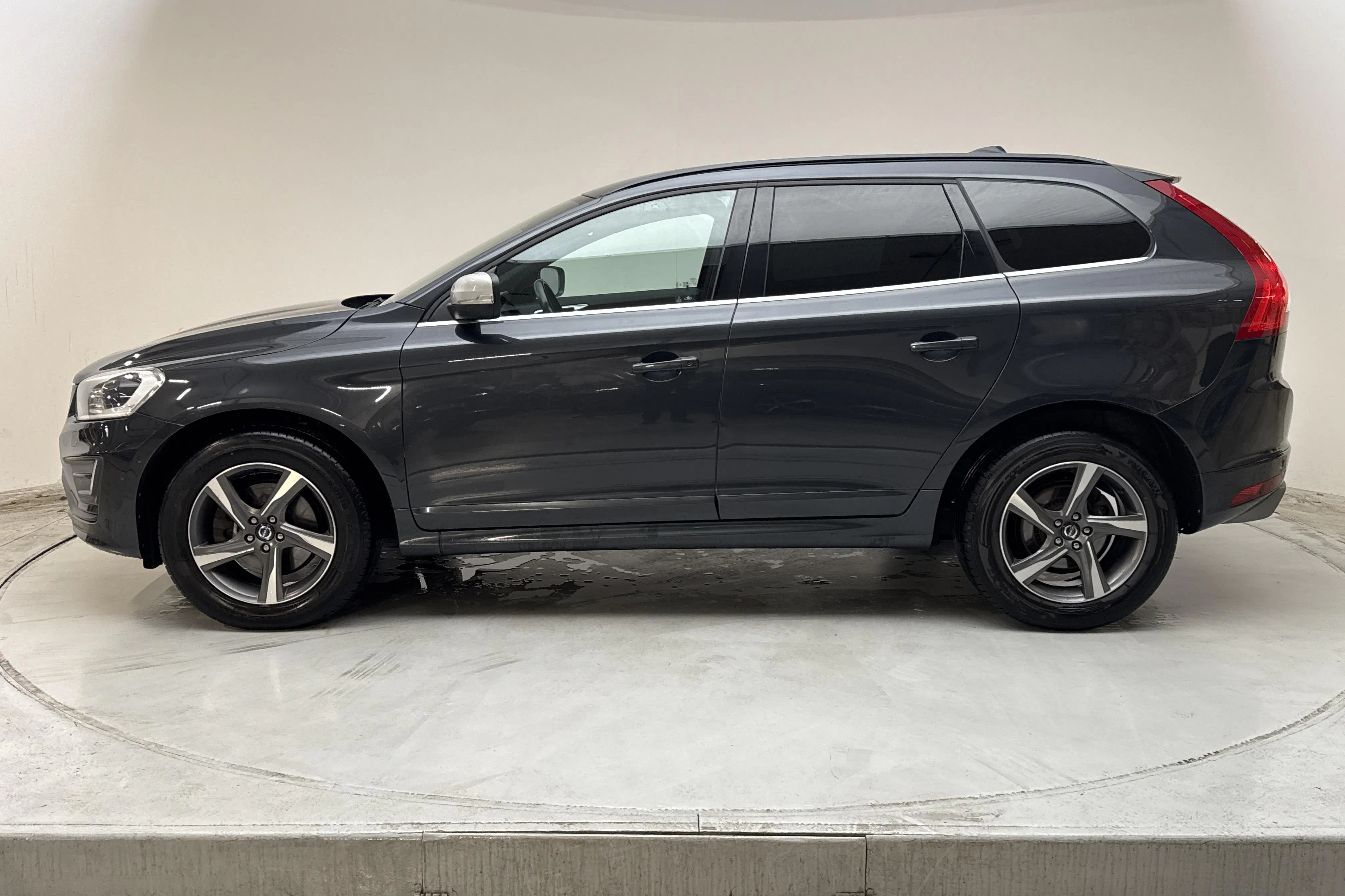 Presentation photo 2 of 15: Volvo XC60 D4 AWD (181hk) - 198 080 km - Automatic - gray - 2014