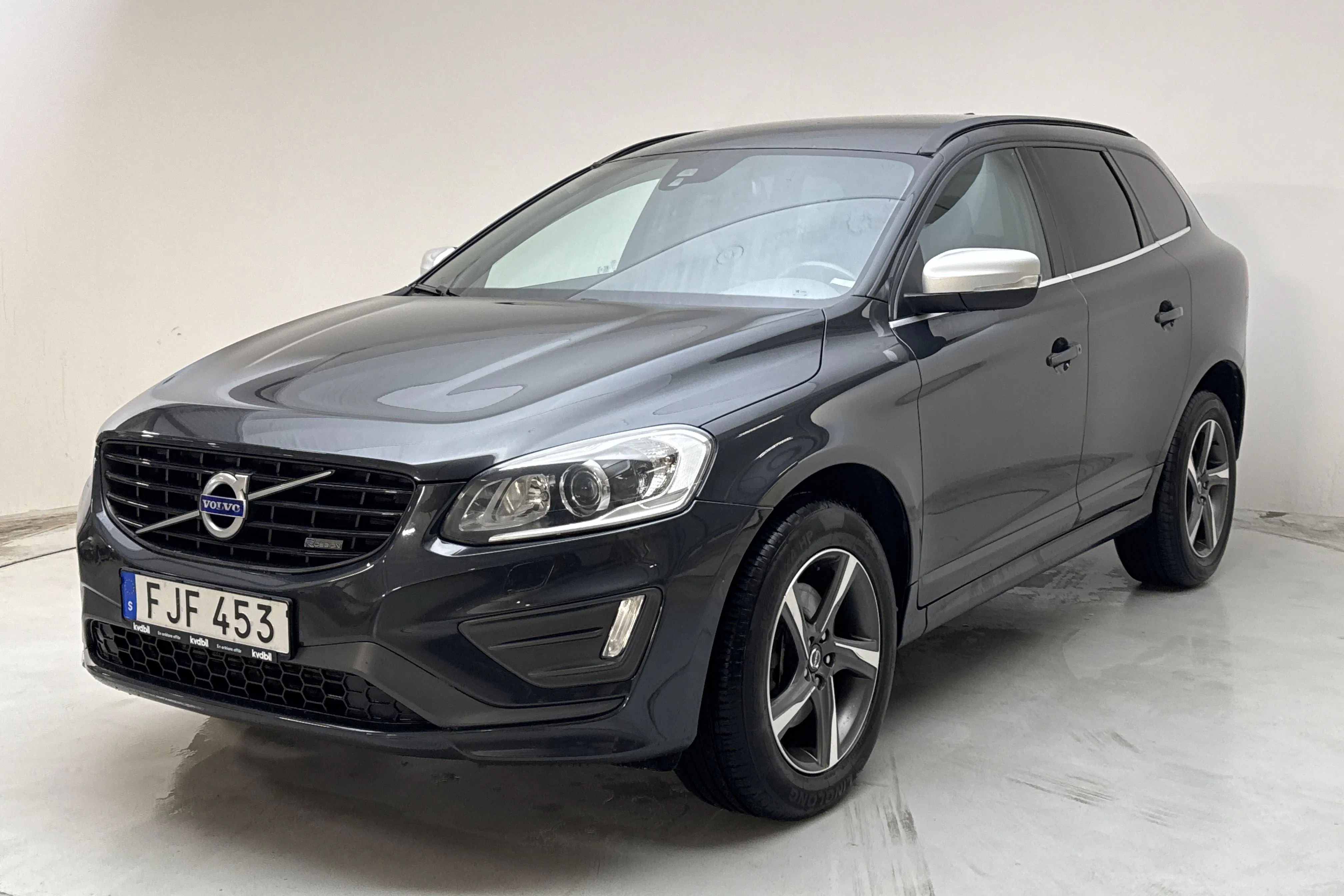 Presentation photo 1 of 15: Volvo XC60 D4 AWD (181hk) - 198 080 km - Automatic - gray - 2014
