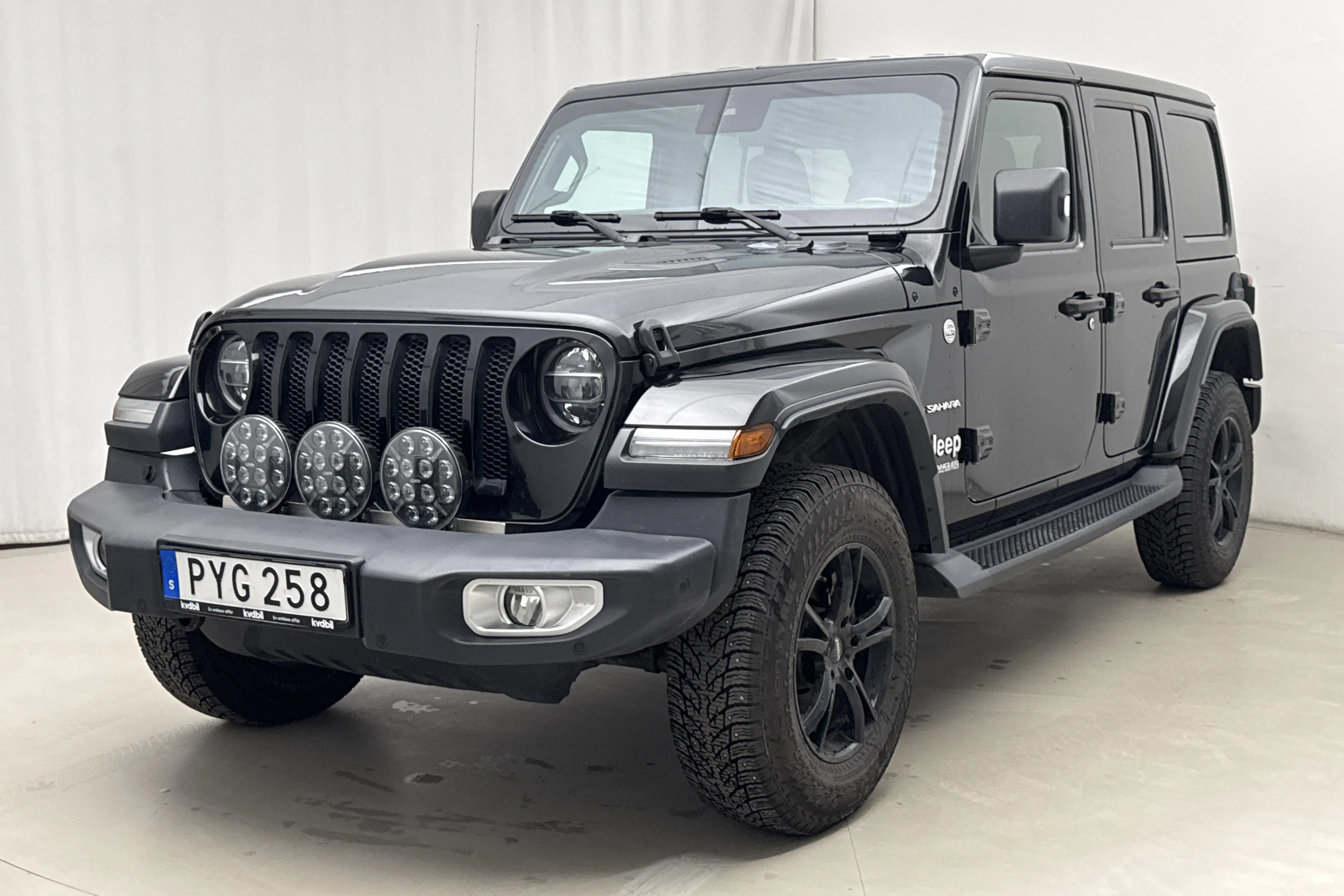 Presentationsfoto 1 av 18: Jeep Wrangler Unlimited 2.2D 4WD (200hk) - 8 010 mil - Automat - svart - 2020