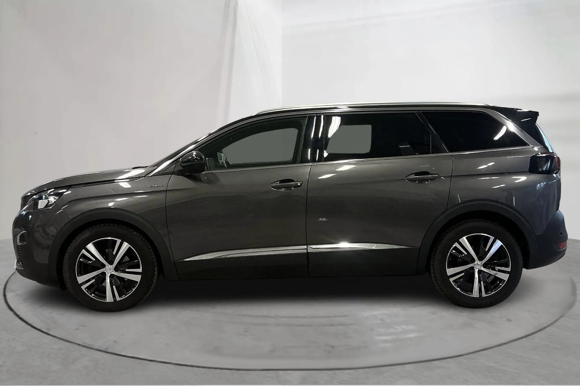Presentationsfoto 2 av 19: Peugeot 5008 2.0 BlueHDi (180hk) - 12 399 mil - Automat - grå - 2020
