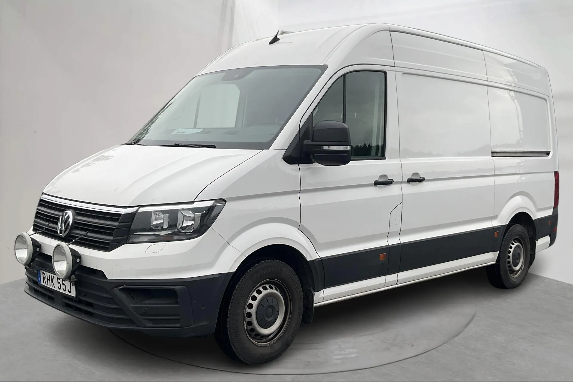 Presentation photo 1 of 25: VW Crafter 35 2.0 TDI Skåp (177hk) - 166 150 km - Manual - white - 2021