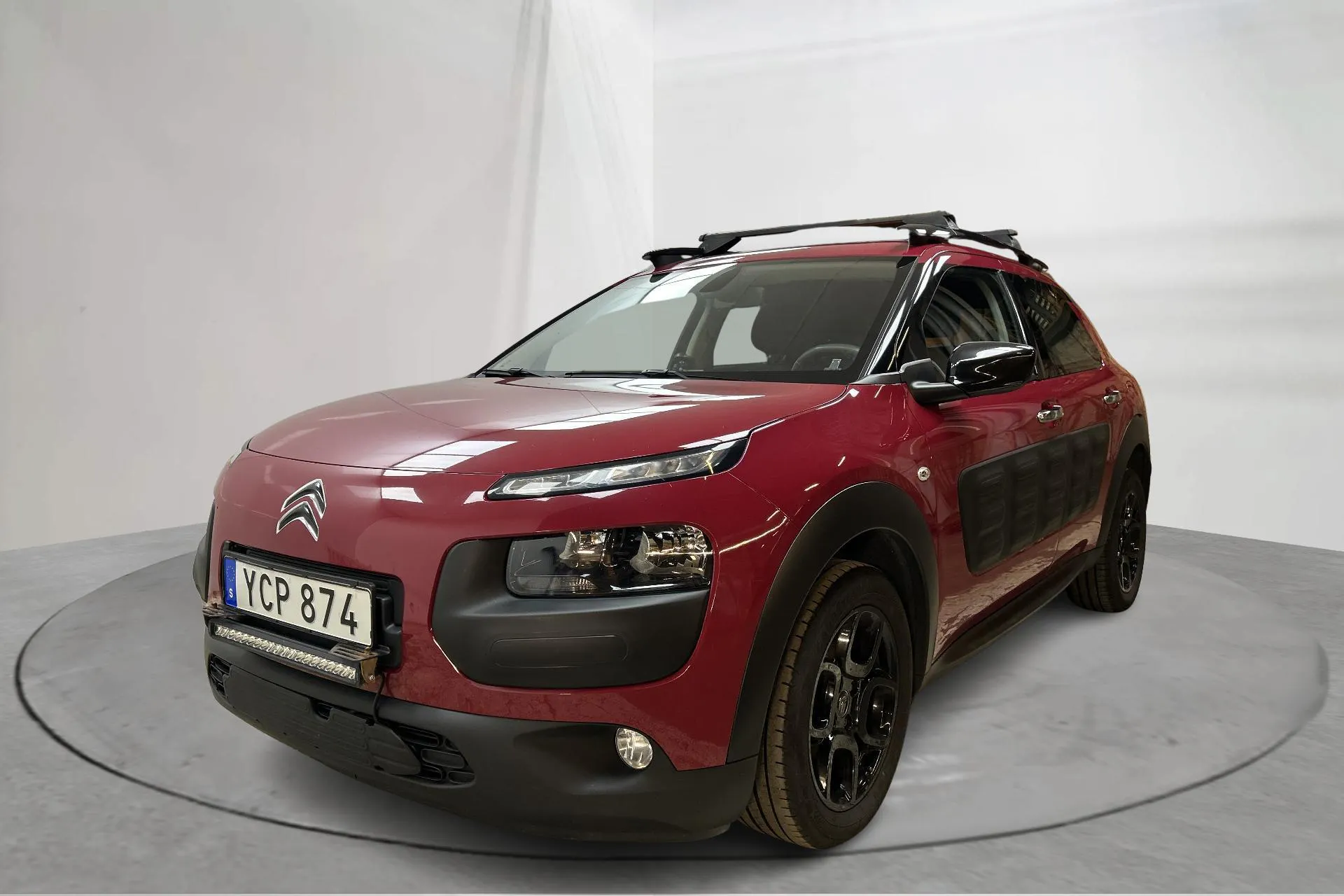 Presentation photo 1 of 13: Citroën C4 Cactus PureTech (82hk) - 125 800 km - Manual - red - 2016