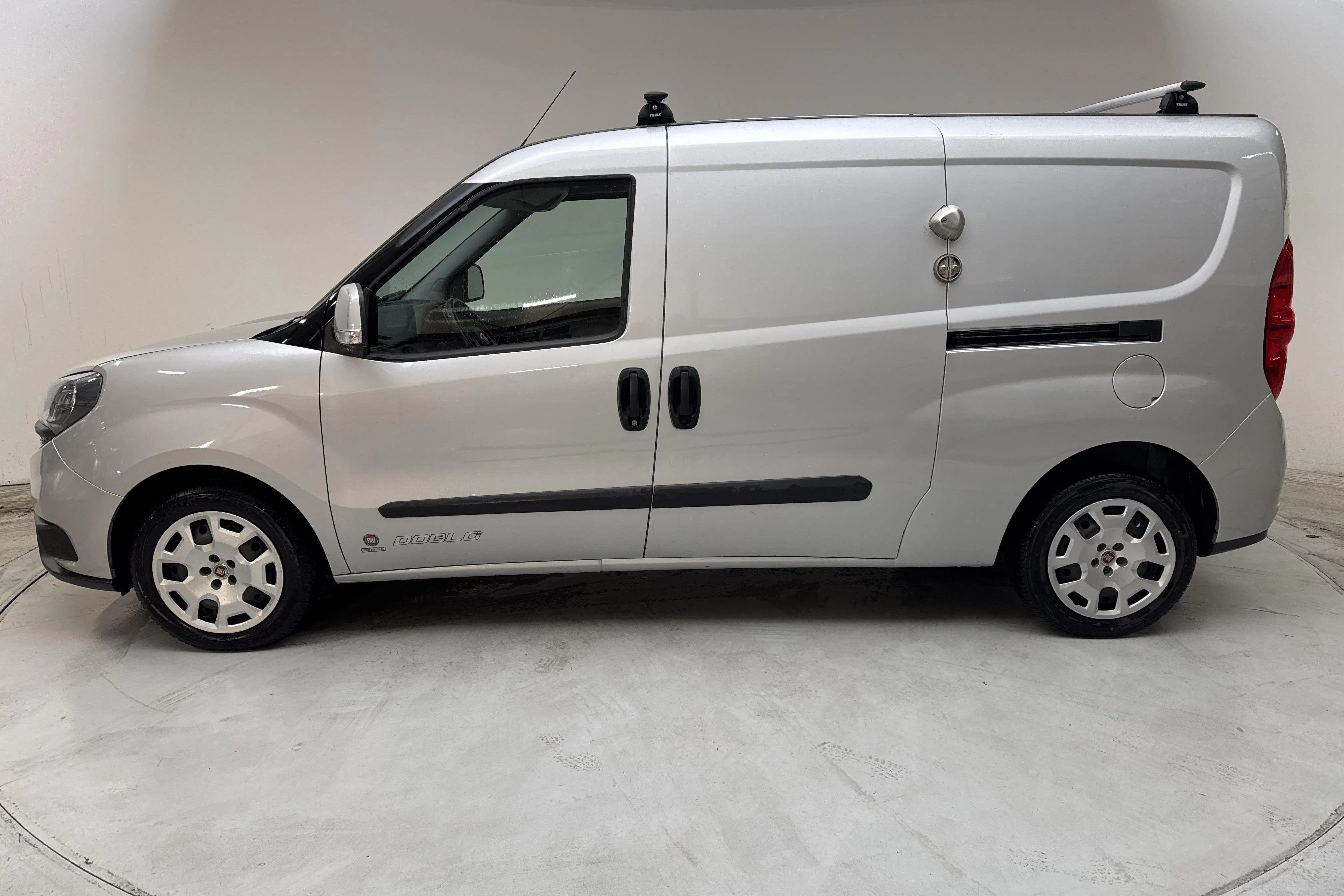 Presentationsfoto 2 av 12: Fiat Doblo Cargo 1.4T CNG (120hk) - 7 847 mil - Manuell - grå - 2021