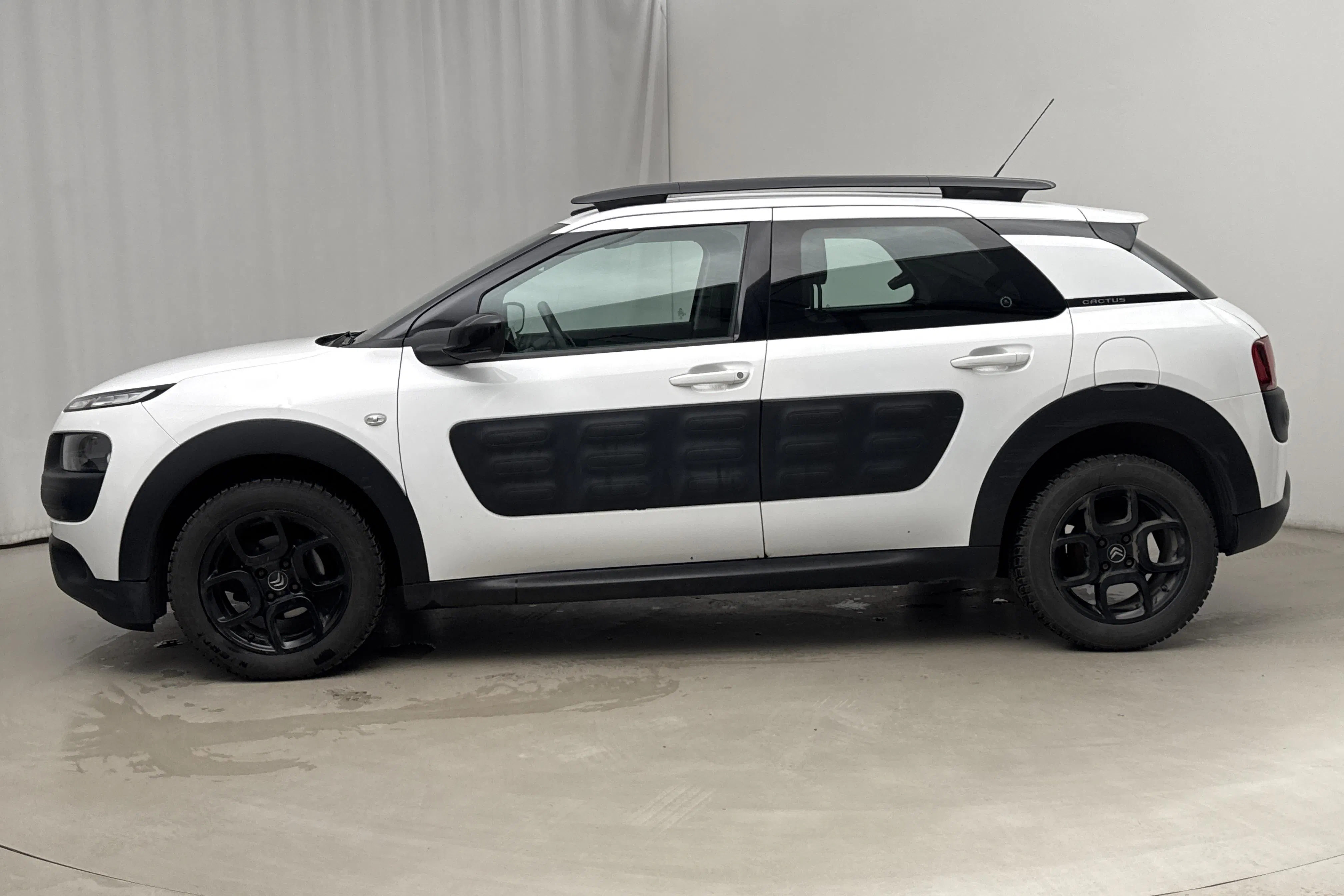 Presentationsfoto 2 av 15: Citroën C4 Cactus PureTech (82hk) - 17 768 mil - Manuell - vit - 2016