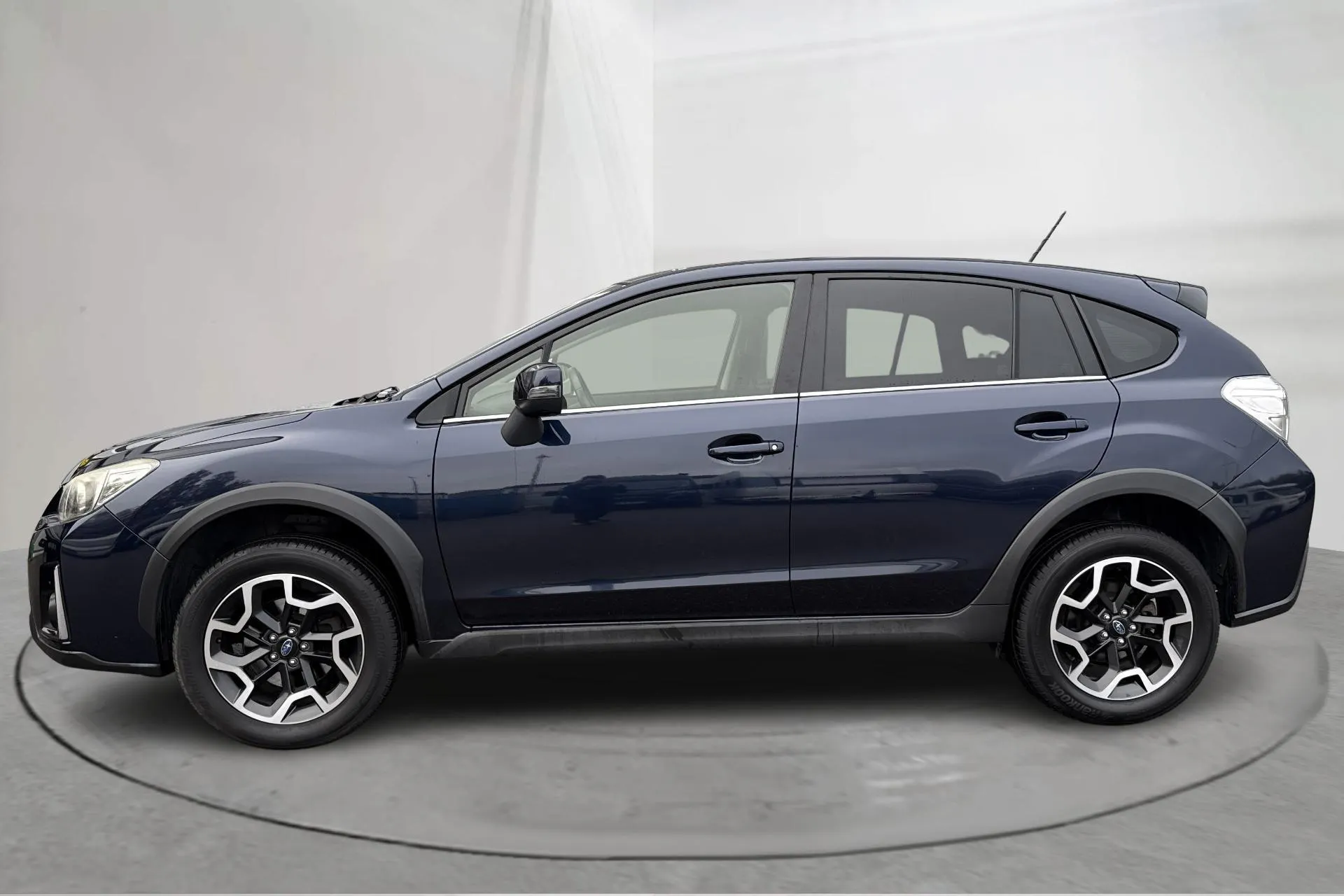 Presentation photo 2 of 15: Subaru XV 2.0i (150hk) - 125 120 km - Automatic - dark blue - 2017