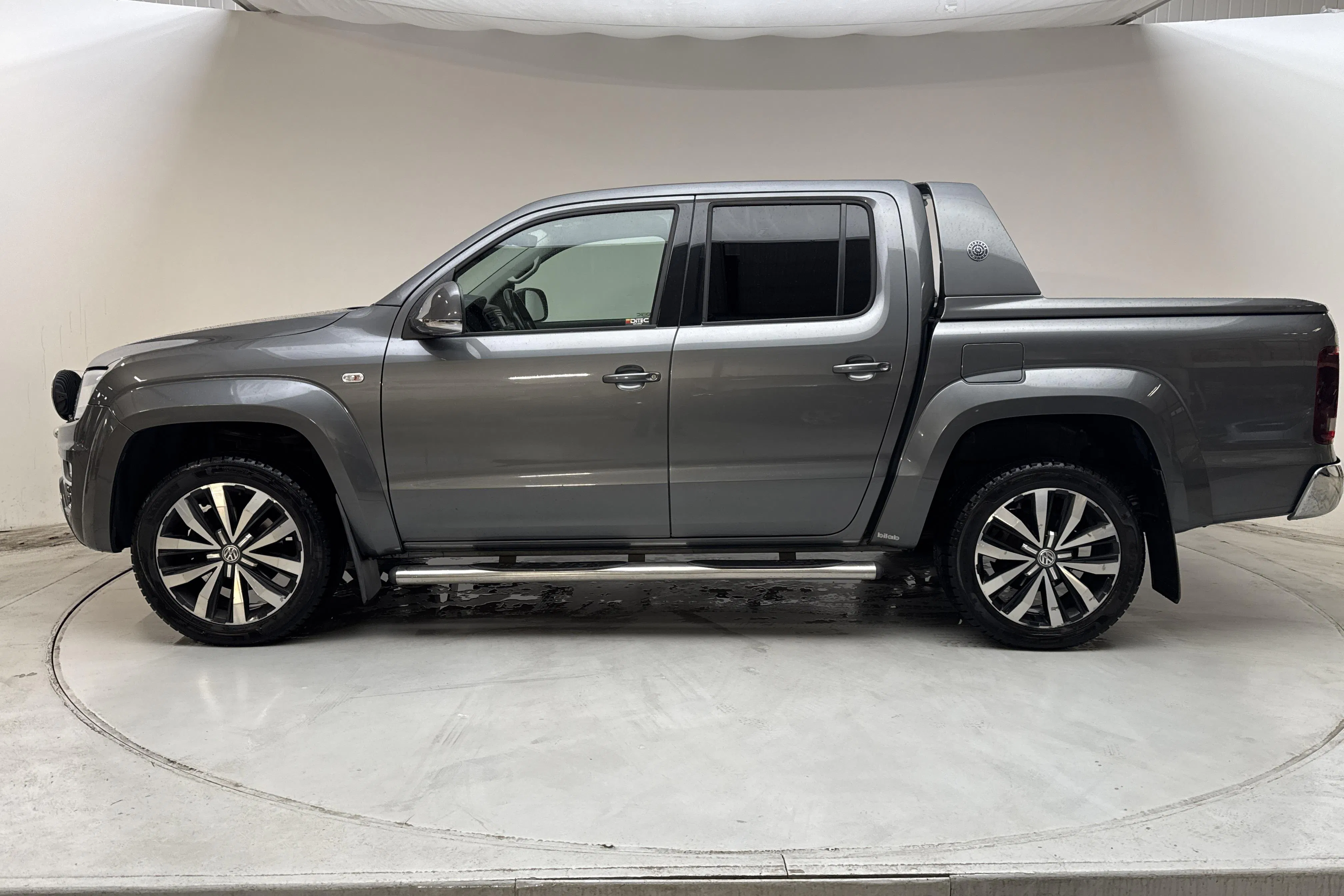Presentationsfoto 2 av 15: VW Amarok 3.0 TDI 4motion (224hk) - 16 107 mil - Automat - grå - 2018
