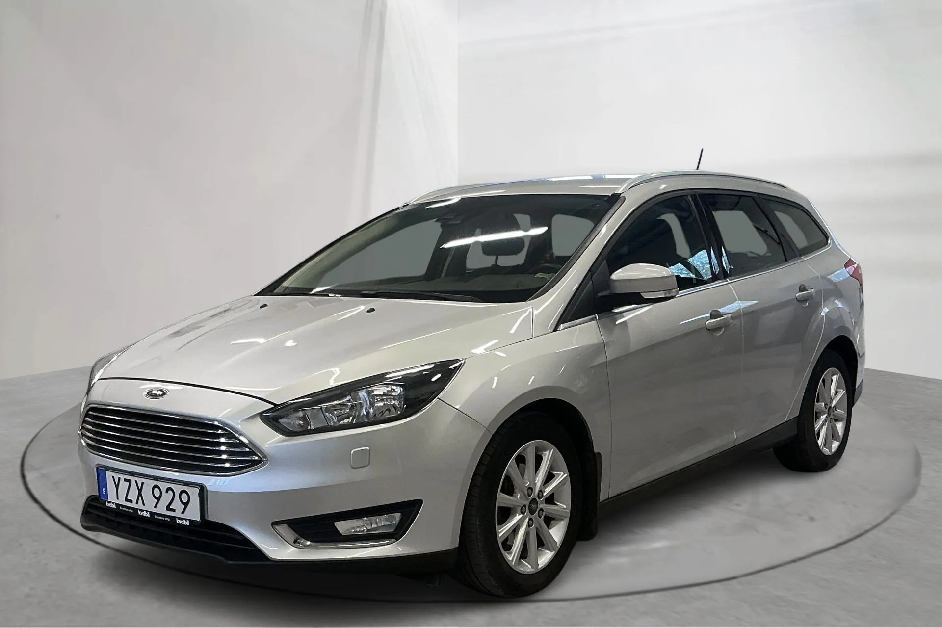 Presentationsfoto 1 av 16: Ford Focus 1.0 EcoBoost Kombi (125hk) - 4 176 mil - Automat - grå - 2018