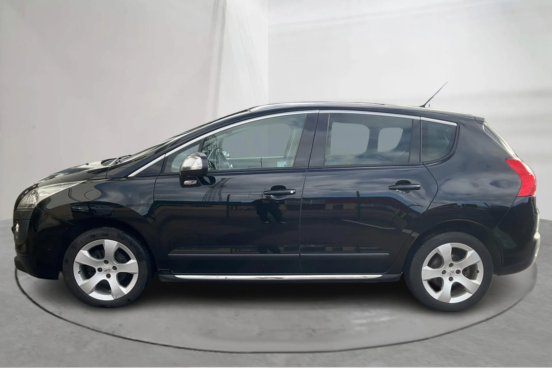 Presentationsfoto 2 av 16: Peugeot 3008 1.6 HDi (112hk) - 18 976 mil - Automat - svart - 2013