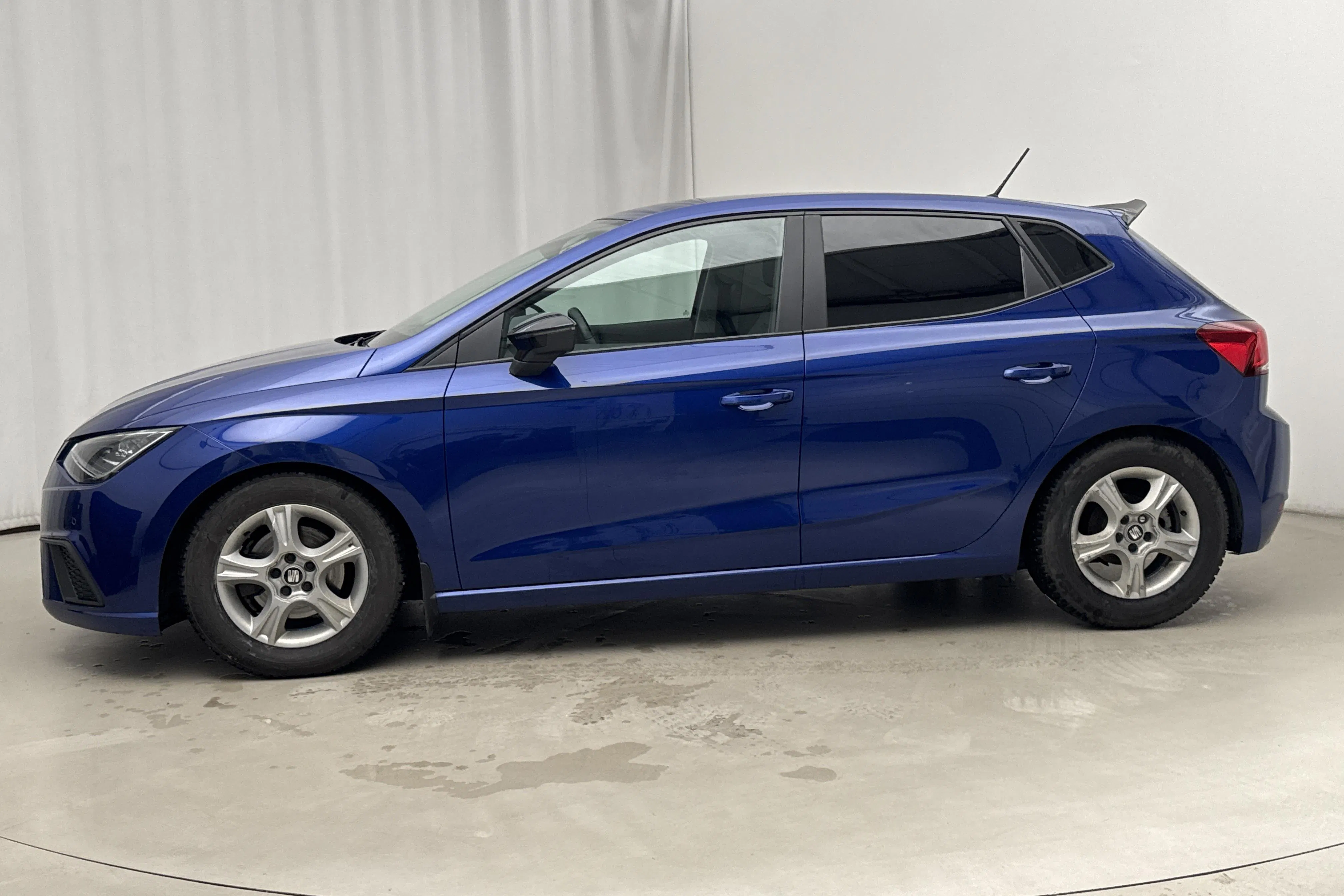Presentationsfoto 2 av 17: Seat Ibiza 1.0 TSI 5dr (115hk) - 6 345 mil - Automat - blå - 2020
