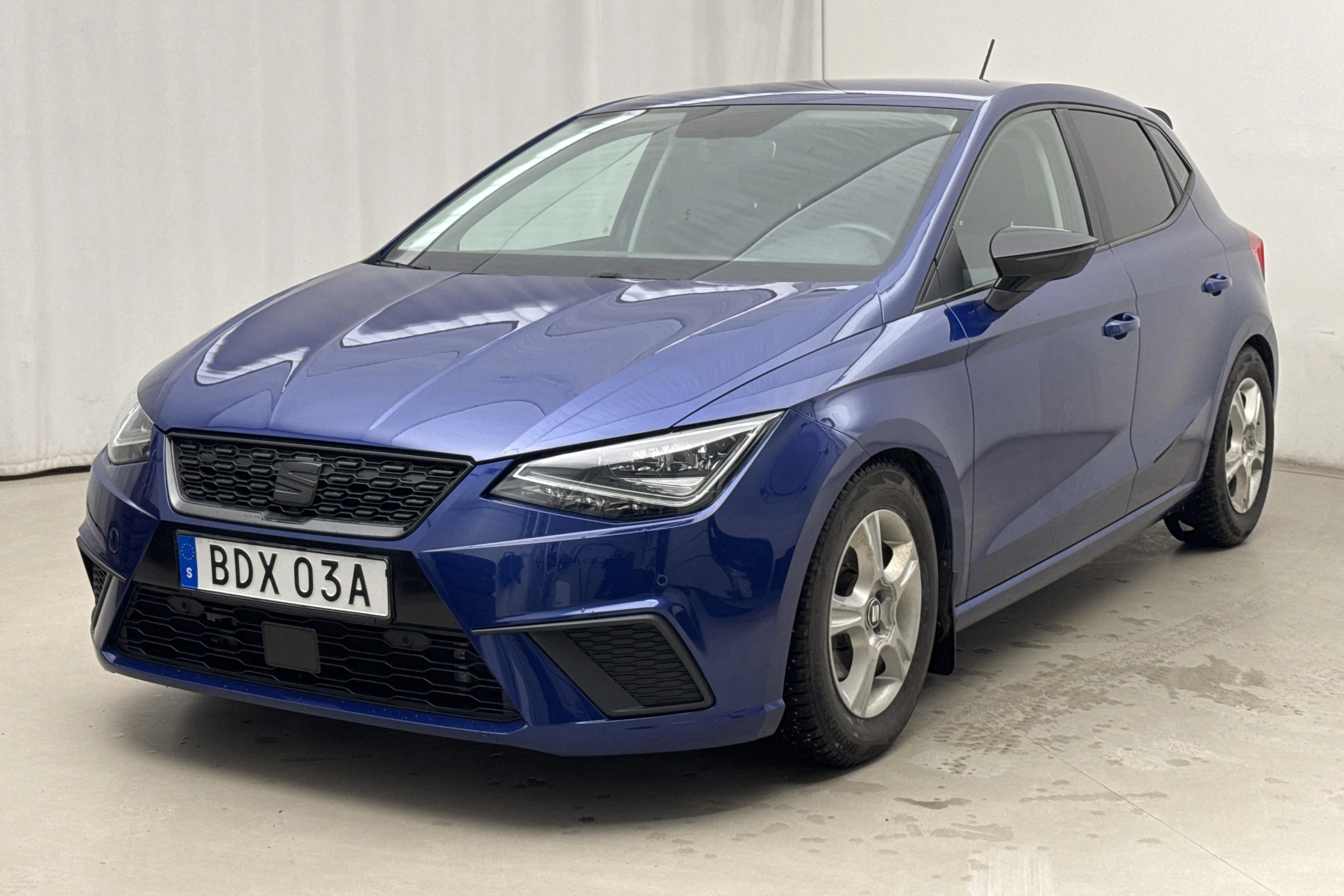 Presentationsfoto 1 av 17: Seat Ibiza 1.0 TSI 5dr (115hk) - 6 345 mil - Automat - blå - 2020