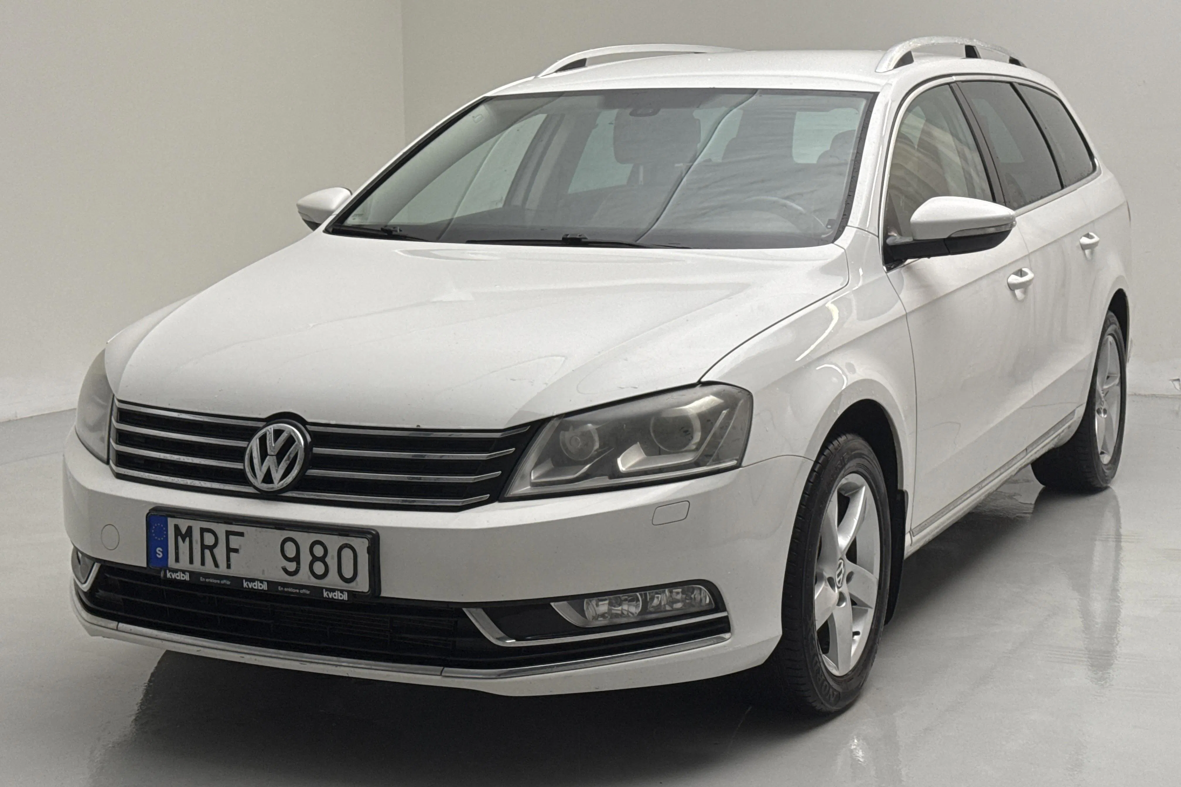 Presentationsfoto 1 av 15: VW Passat 1.4 TSI EcoFuel Variant (150hk) - 23 723 mil - Automat - vit - 2011