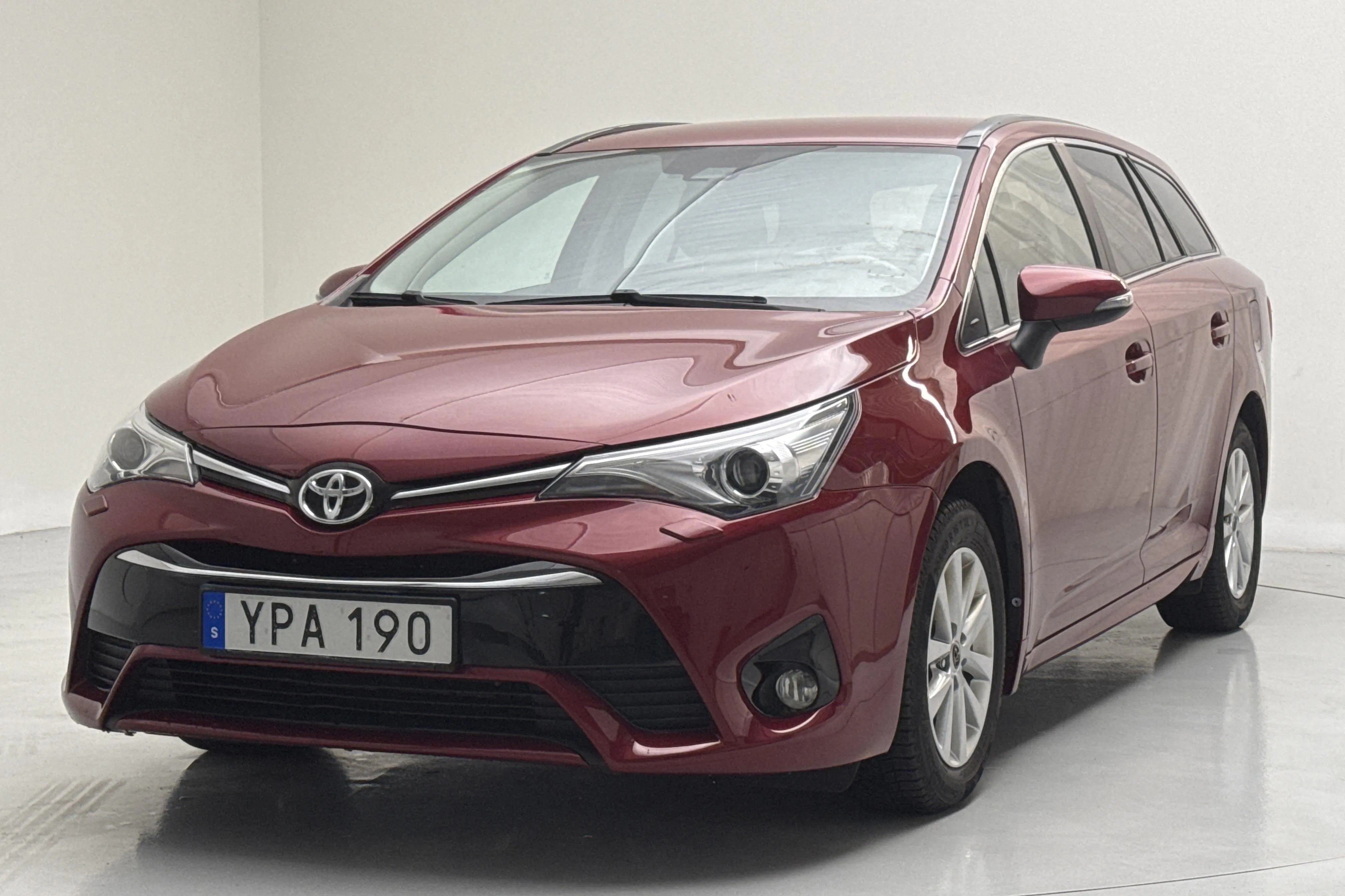 Toyota Avensis 1.8 Touring Sports (147hk)