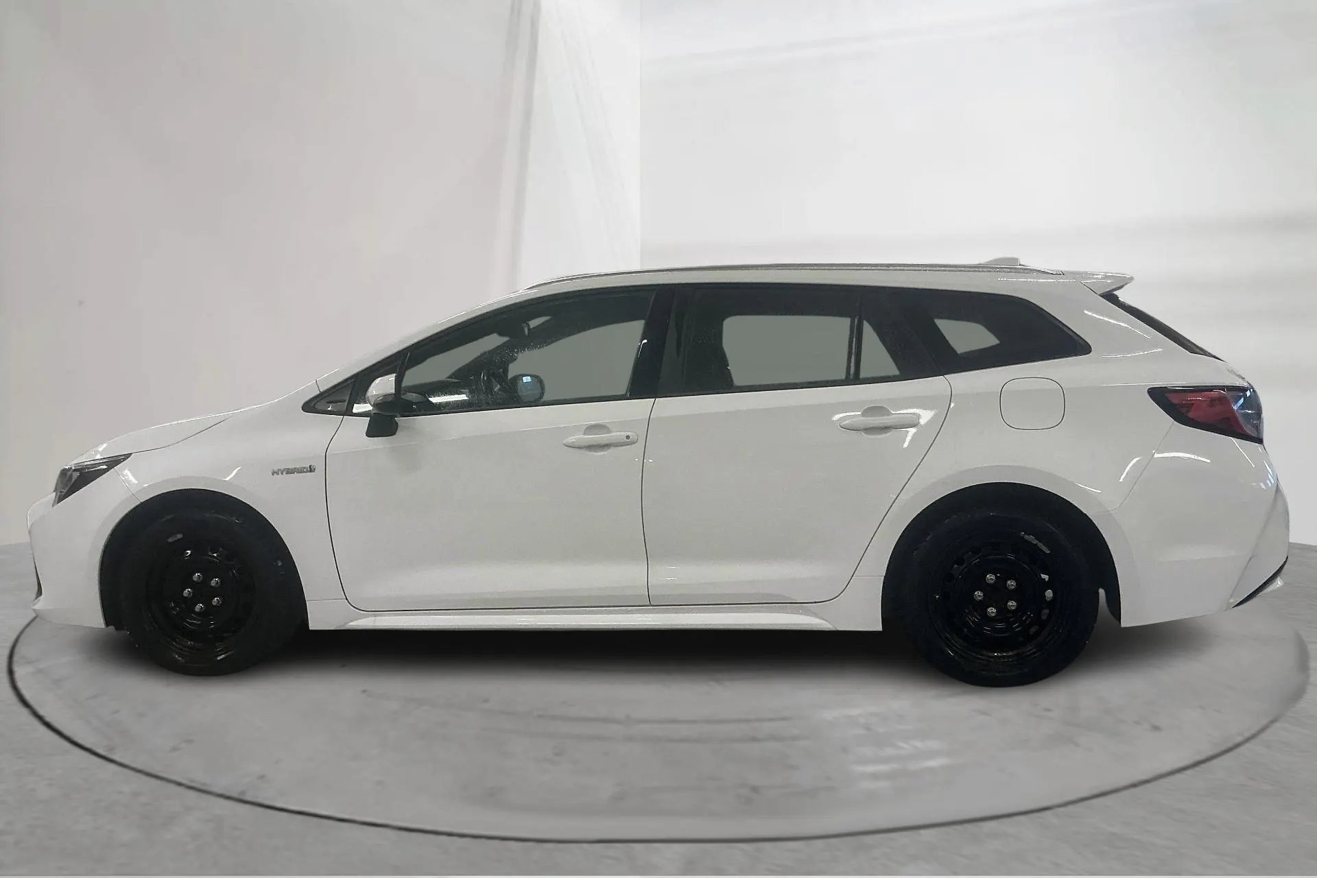 Presentationsfoto 2 av 19: Toyota Corolla 1.8 Hybrid Touring Sports (122hk) - 10 385 mil - Automat - vit - 2020
