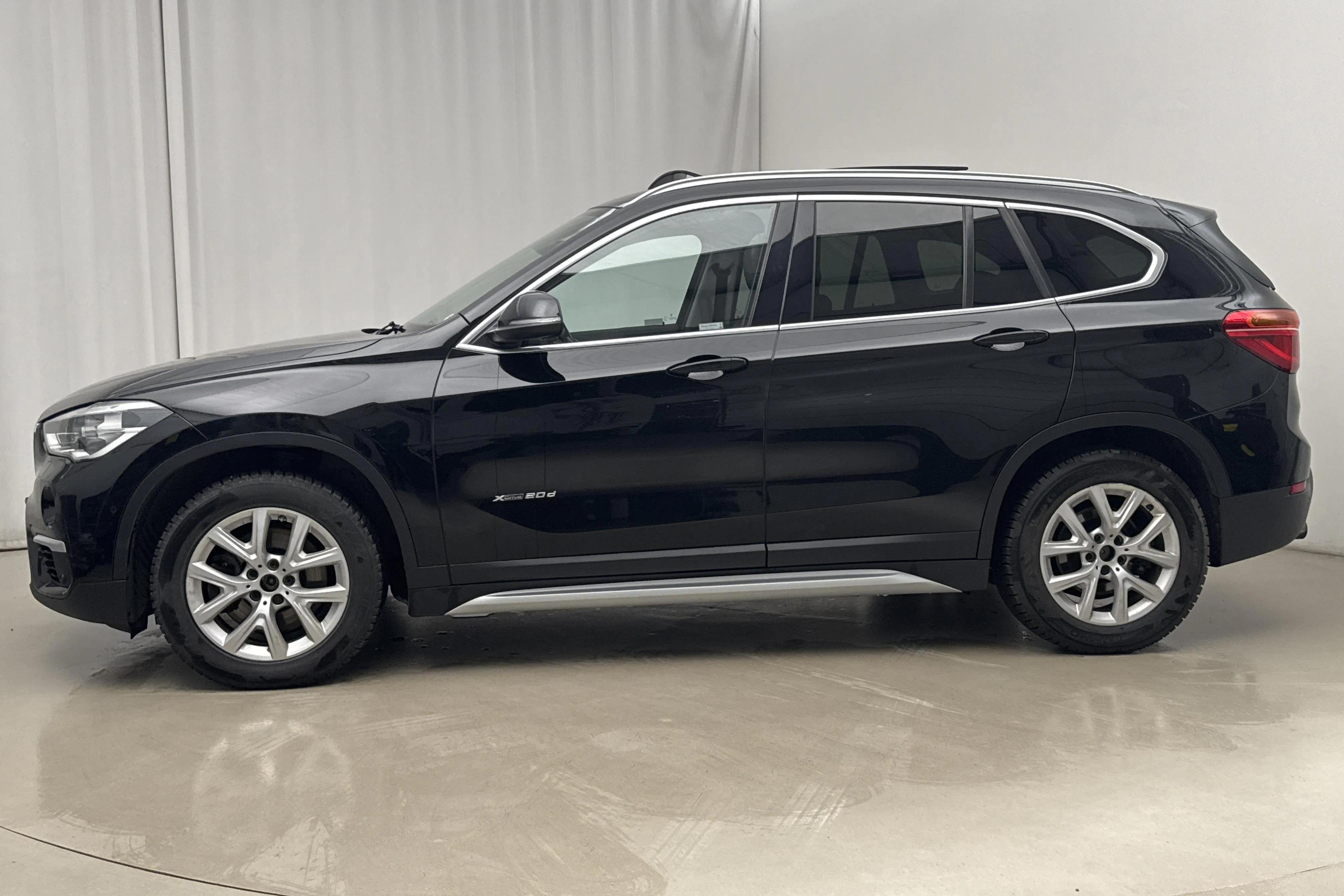 Presentation photo 2 of 20: BMW X1 xDrive20d, F48 (190hk) - 167 440 km - Automatic - black - 2018