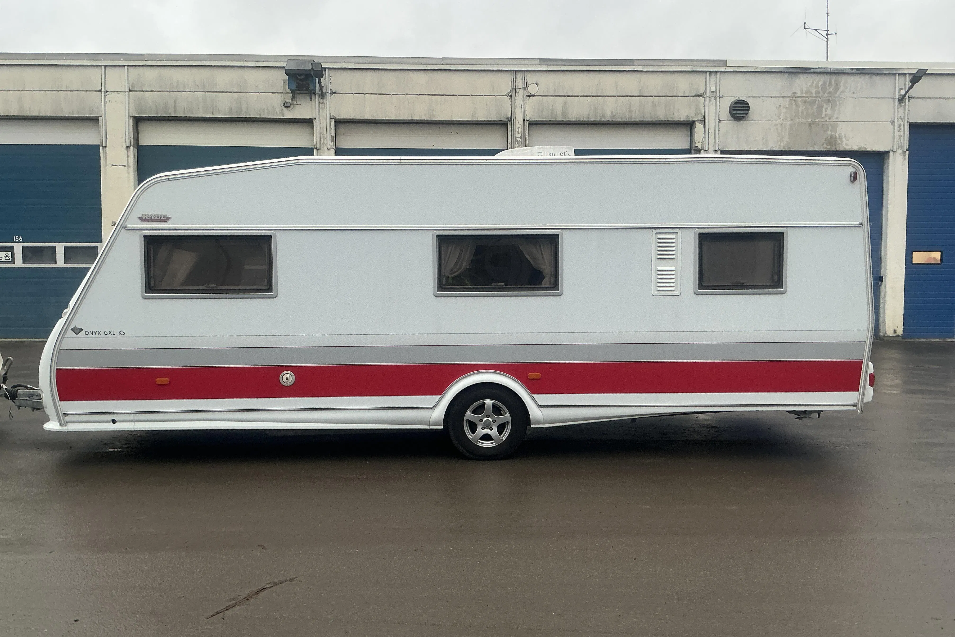 Presentation photo 2 of 42: KABE ONYX GXL KS Husvagn med AC hagelskadat tak - 0 km - white - 2009
