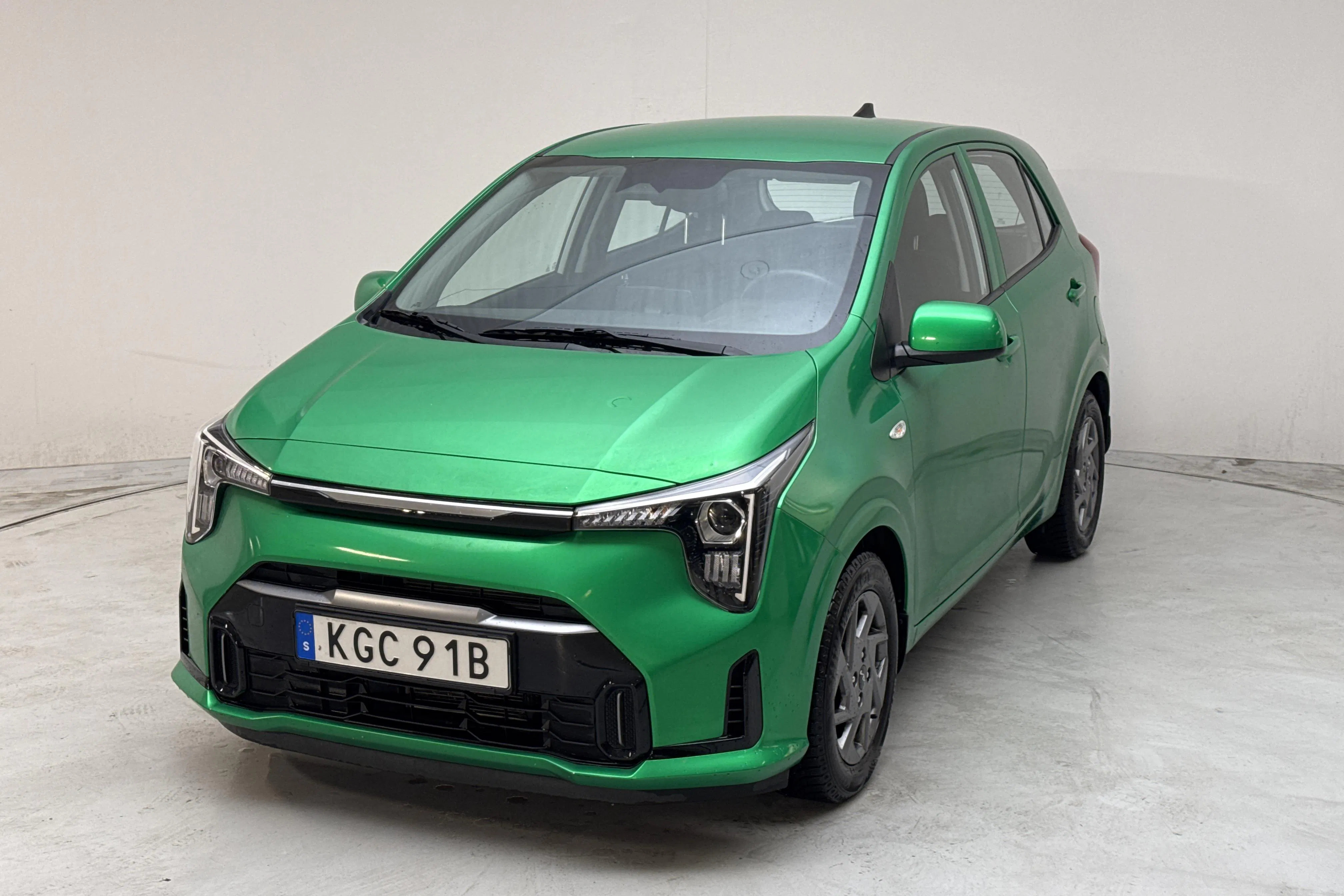 Presentationsfoto 1 av 13: KIA Picanto 1.0 (67hk) - 1 284 mil - Automat - vit - 2025