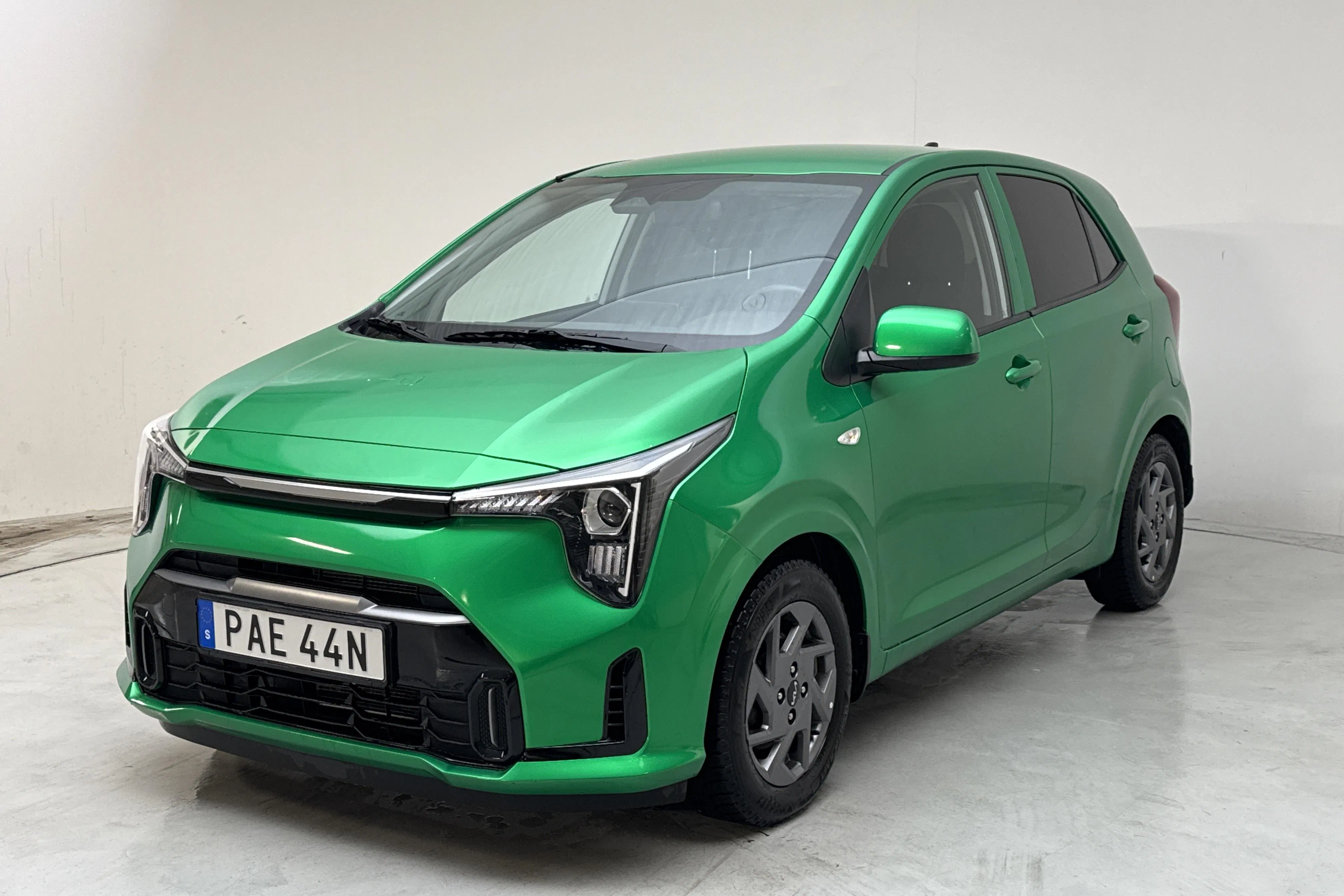Presentation photo 1 of 13: KIA Picanto 1.0 (67hk) - 12 960 km - Automatic - white - 2025