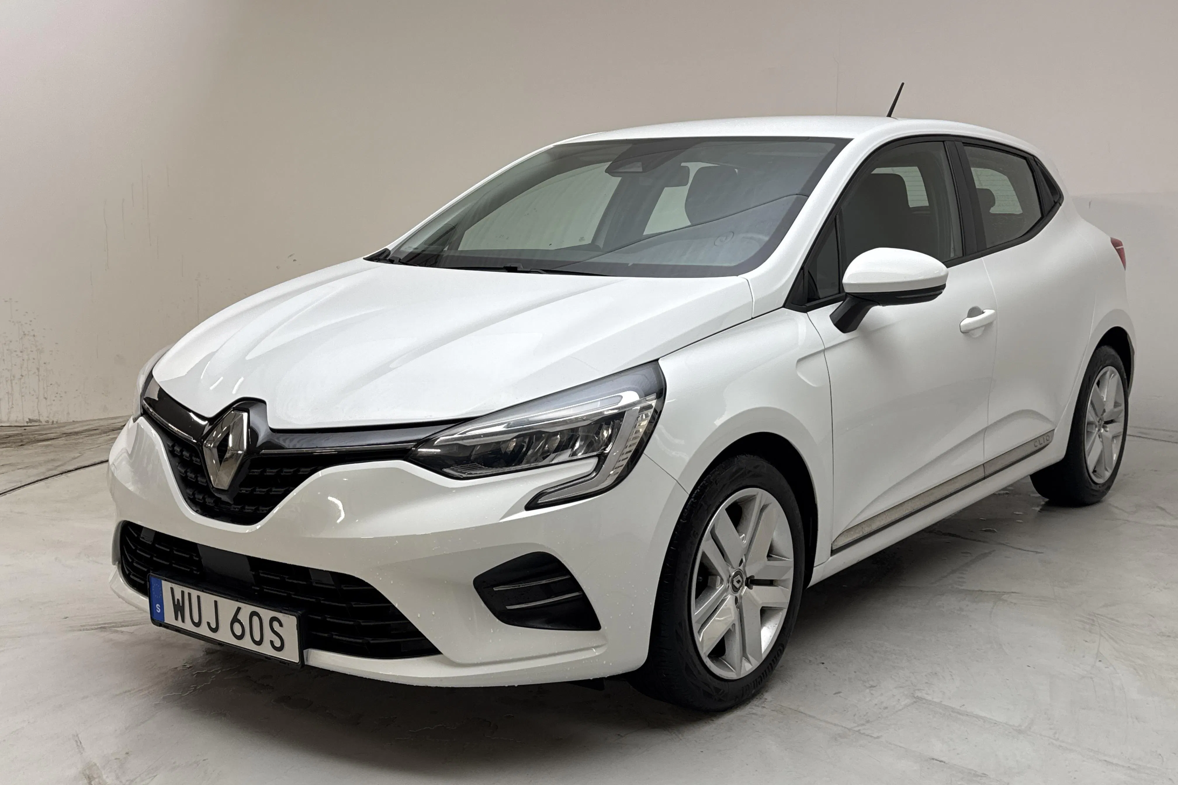 Presentationsfoto 1 av 12: Renault Clio V 1.0 TCe 5dr (100hk) - 5 314 mil - Manuell - vit - 2020