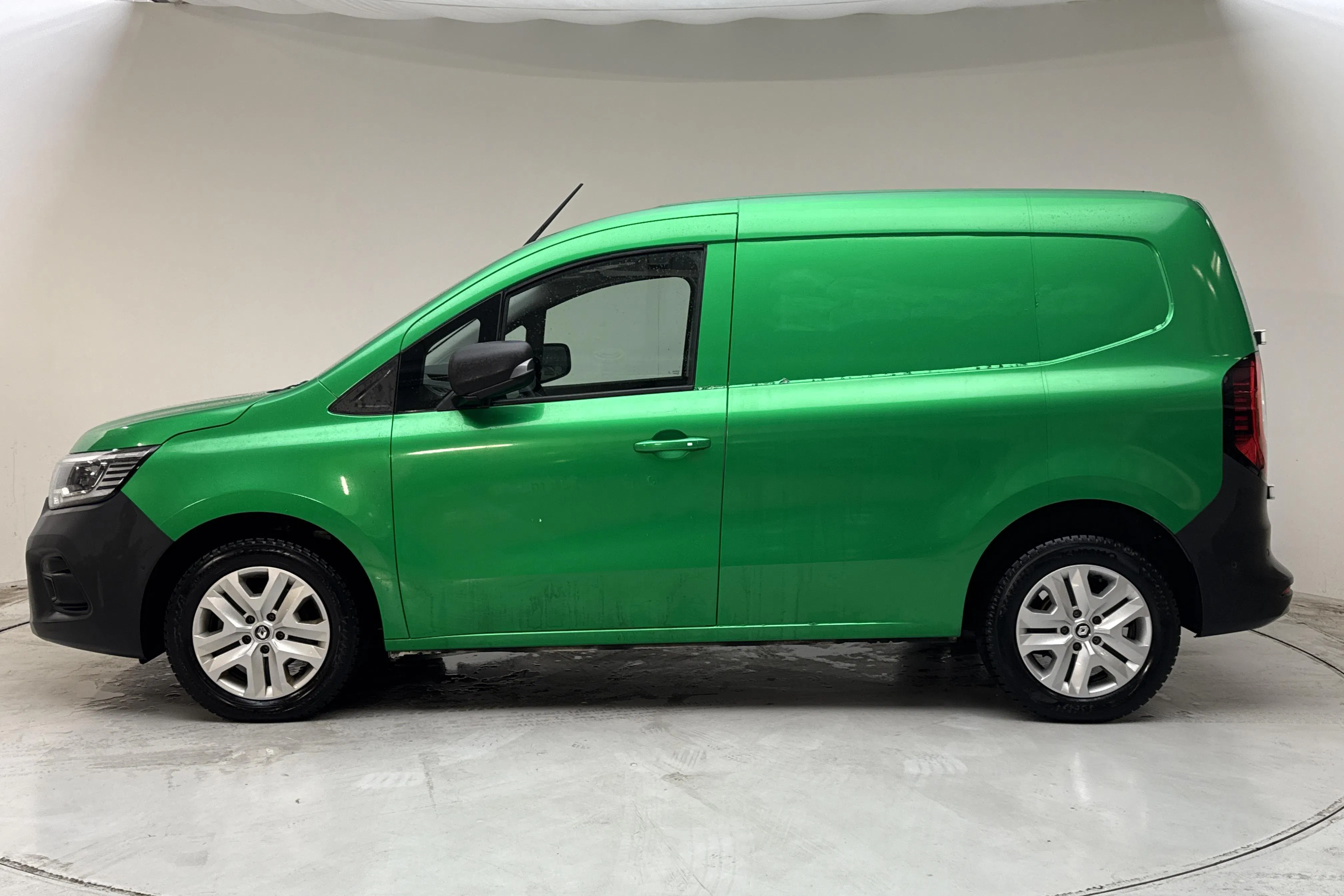 Presentationsfoto 2 av 15: Renault Kangoo 1.5 dCi Skåp (95hk) - 2 535 mil - Automat - vit - 2024